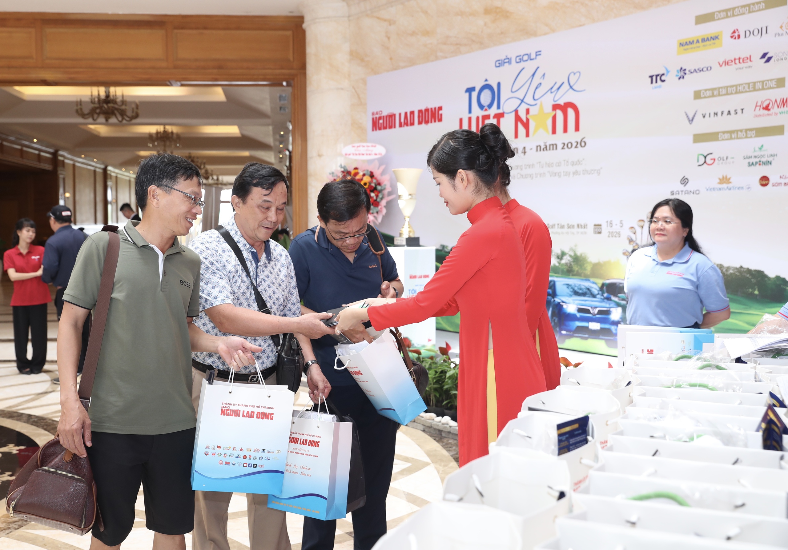 Những khoảnh khắc ấn tượng tại giải Golf "T&ocirc;i y&ecirc;u Việt Nam" lần 4" - Ảnh 10.