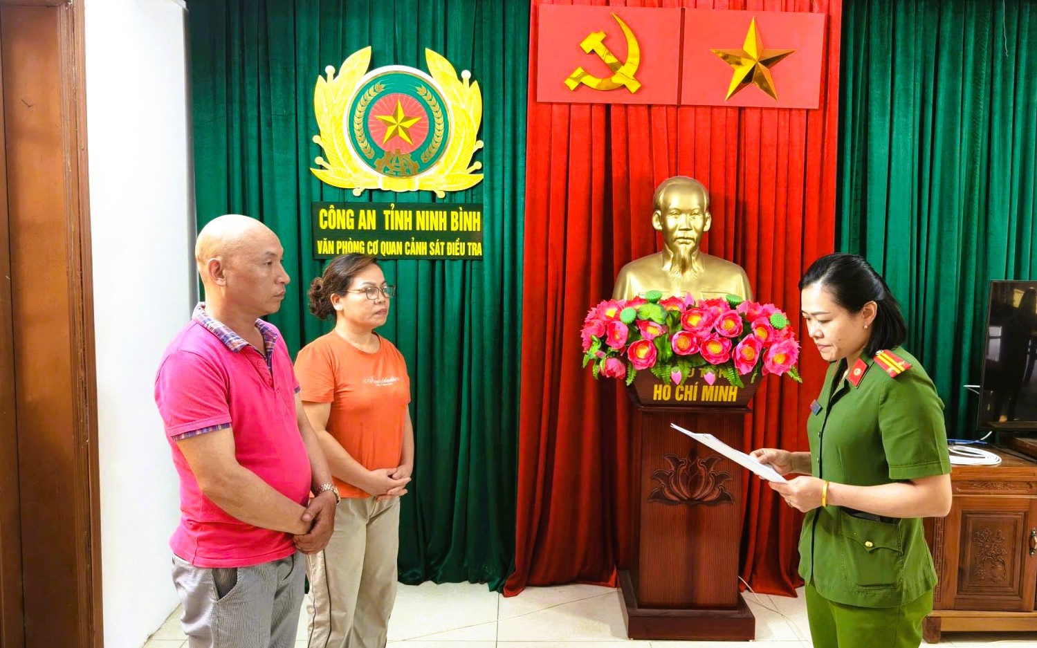 Bắt cặp vợ chồng đưa hối lộ cho cán bộ xã