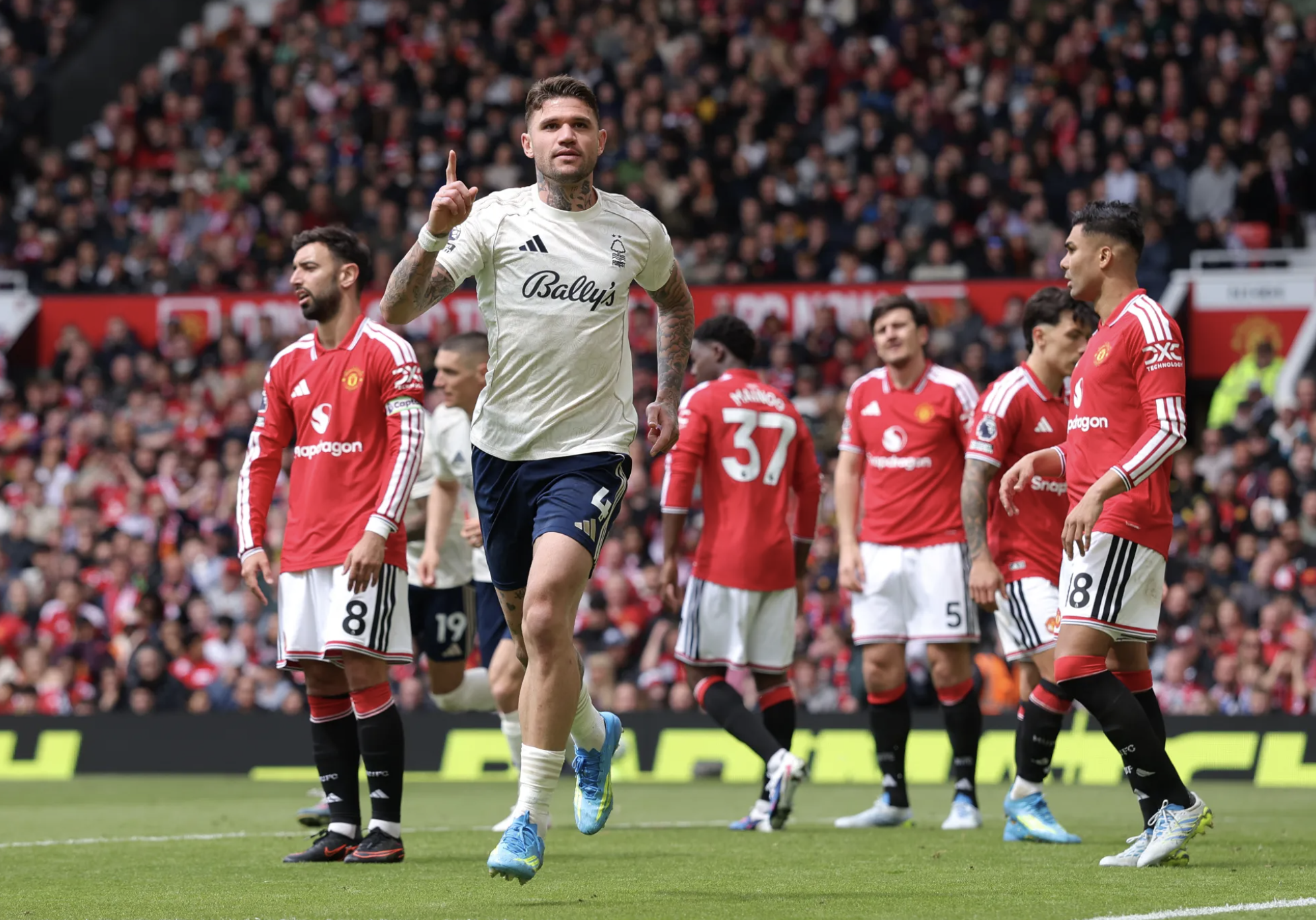 Thắng Nottingham Forest, Man United về đích thứ ba Ngoại hạng Anh - Ảnh 3.