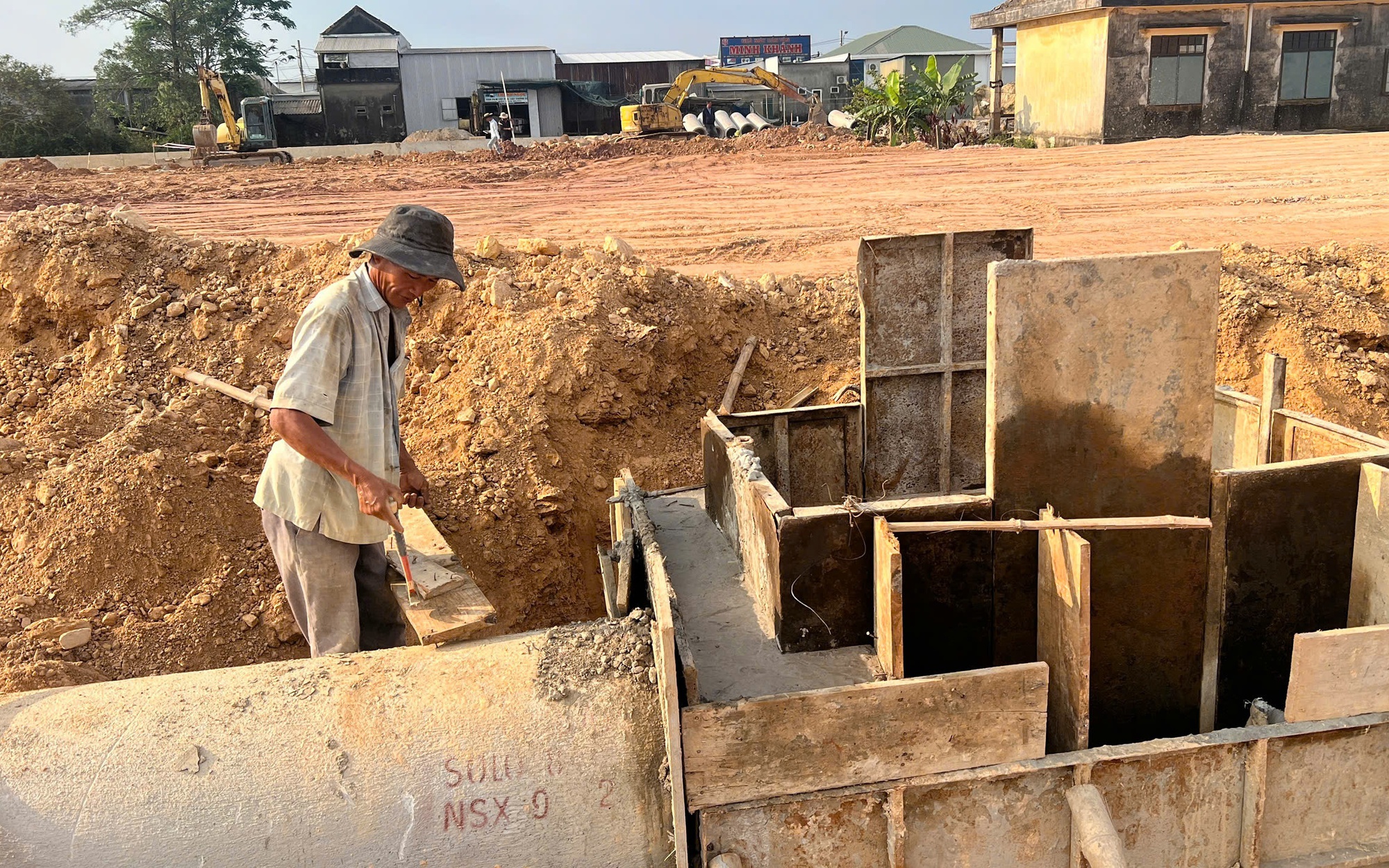 Một chủ đầu tư xin tạm dừng kế hoạch bố trí 1.381 tỉ đồng cho dự án đường sắt tốc độ cao