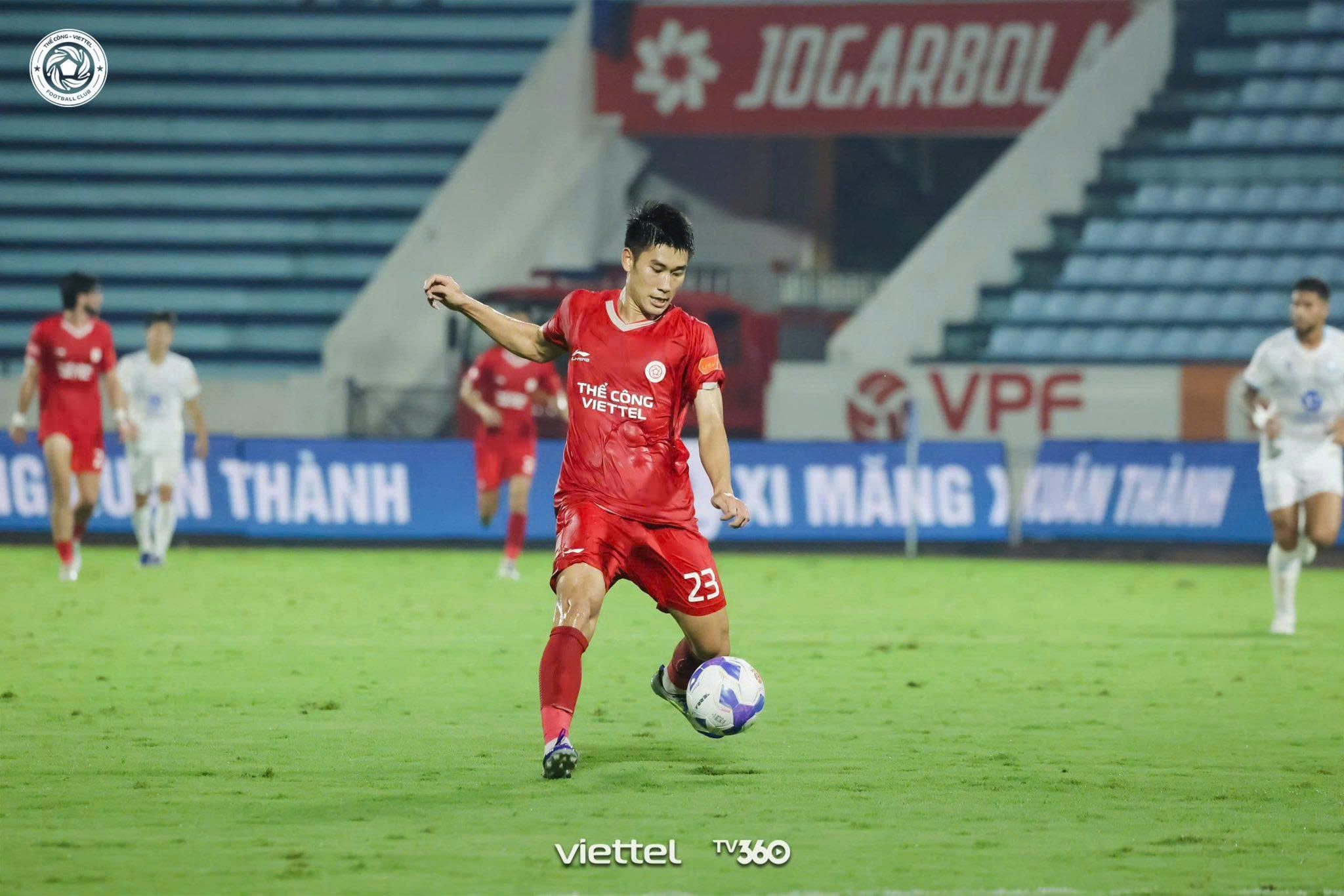 V&ograve;ng 23 V-League: CAHN đăng quang sớm, PVF-CAND trở lại ch&oacute;t bảng - Ảnh 2.