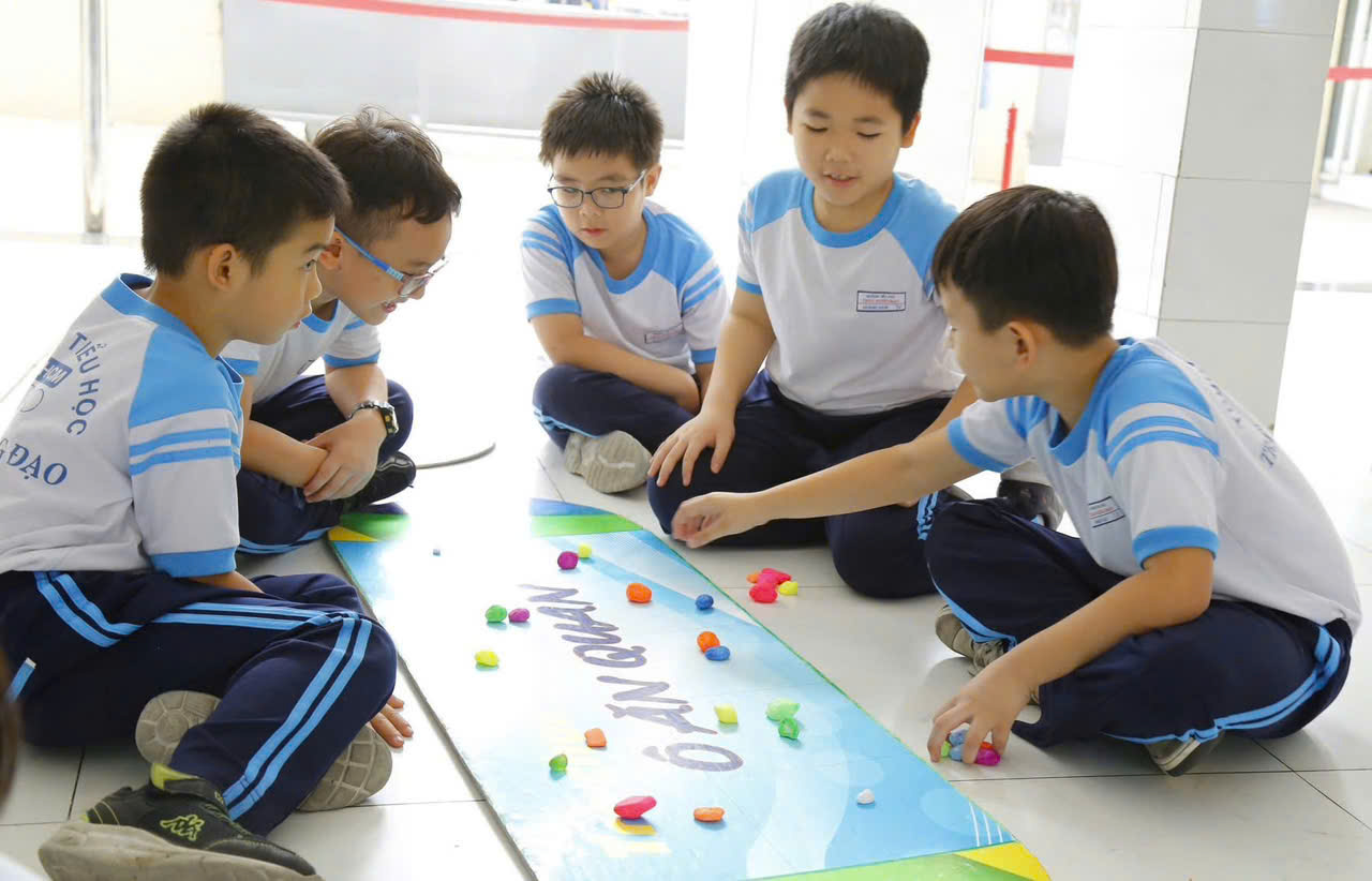 Cuộc thi “Tôi yêu thành phố của tôi”: 40 năm “gieo chữ” ở thành phố mang tên Bác - Ảnh 1.