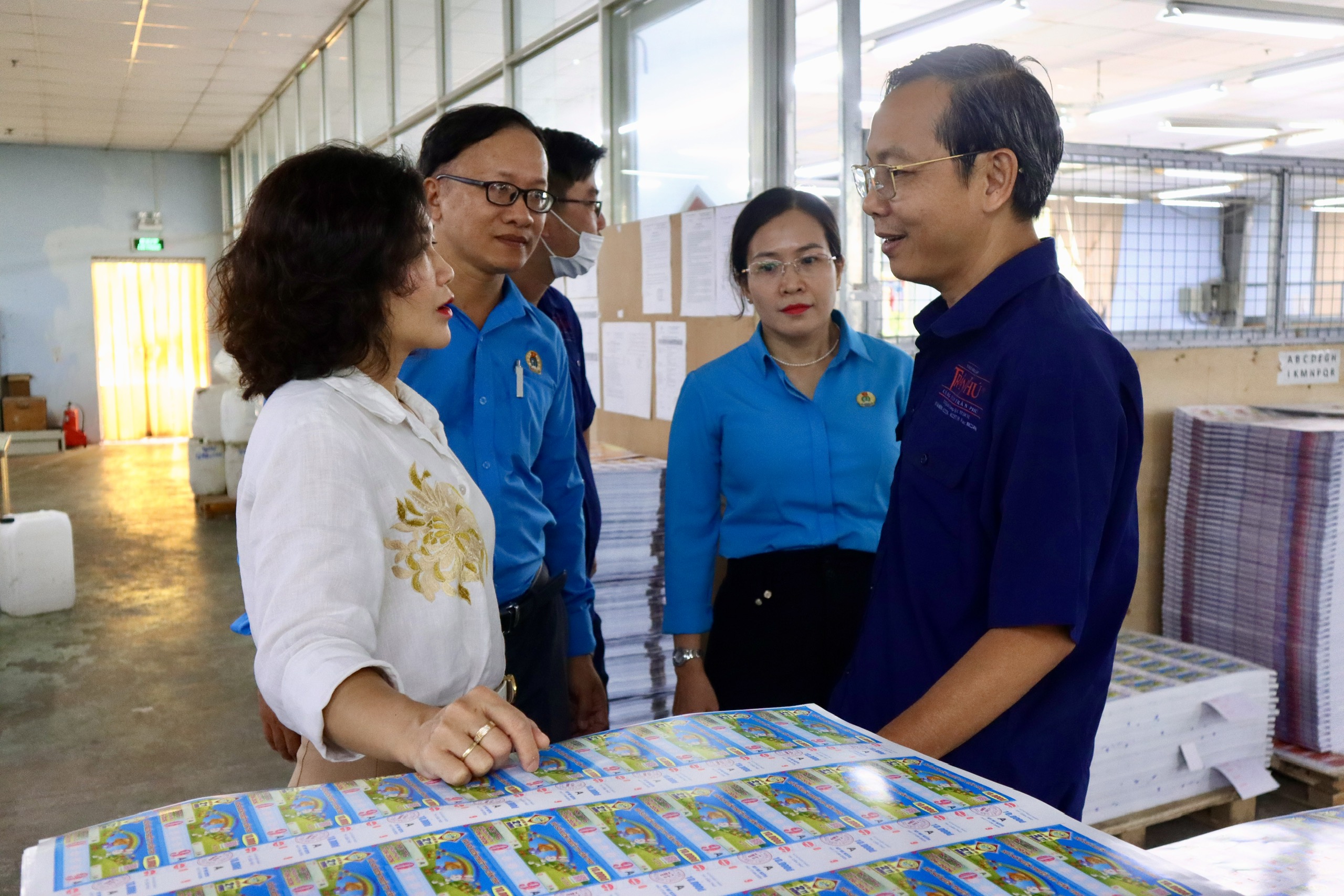 Ghi nhận, tri ân đóng góp của người lao động nhân Tháng Công nhân - Ảnh 2.