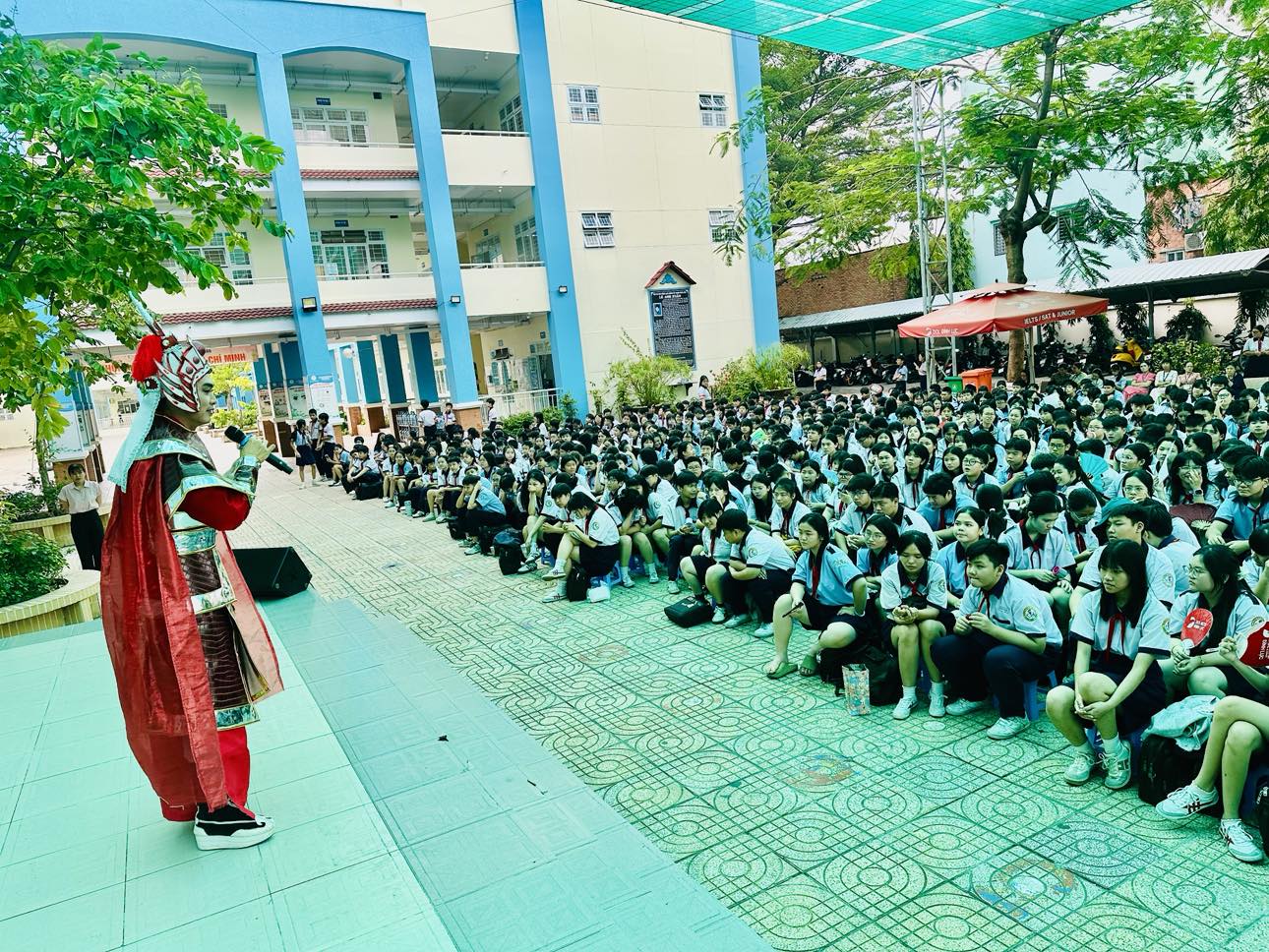 NSƯT Hạnh Thúy lan tỏa tình yêu sân khấu học đường - Ảnh 7.