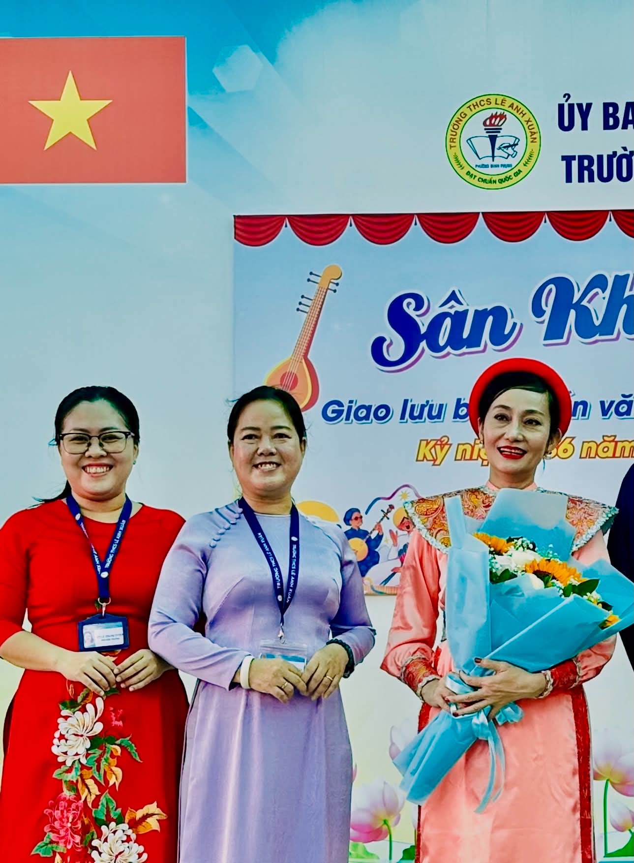 NSƯT Hạnh Thúy lan tỏa tình yêu sân khấu học đường - Ảnh 2.