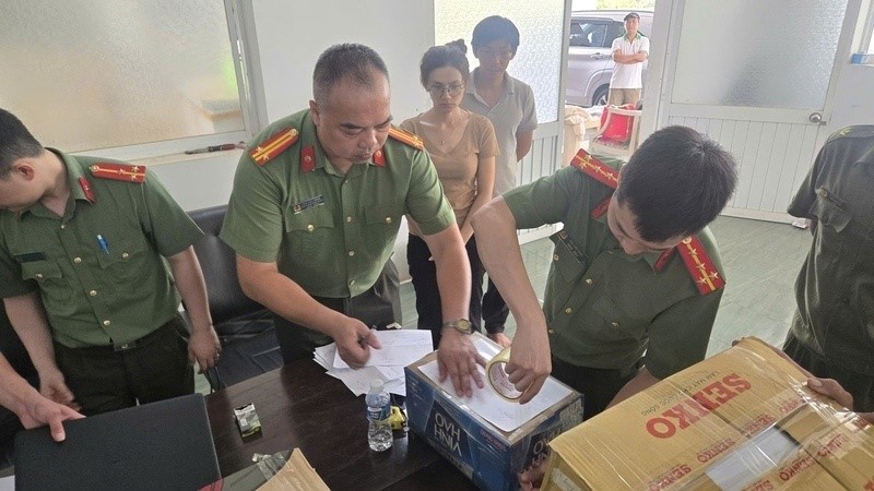 Vụ vận chuyển trái phép 84 tấn chất phóng xạ: Khám xét văn phòng làm việc, nhà máy - Ảnh 2.