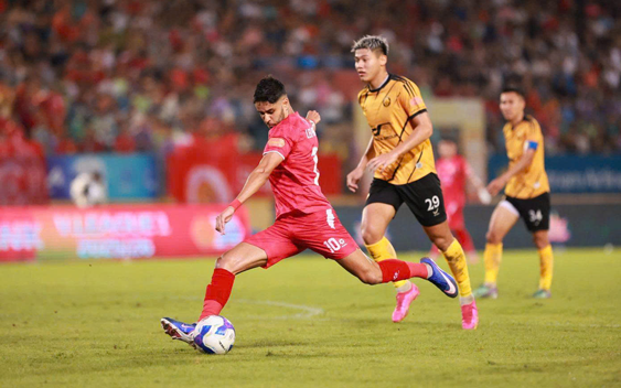 Tân vương V-League và khát vọng biển lớn