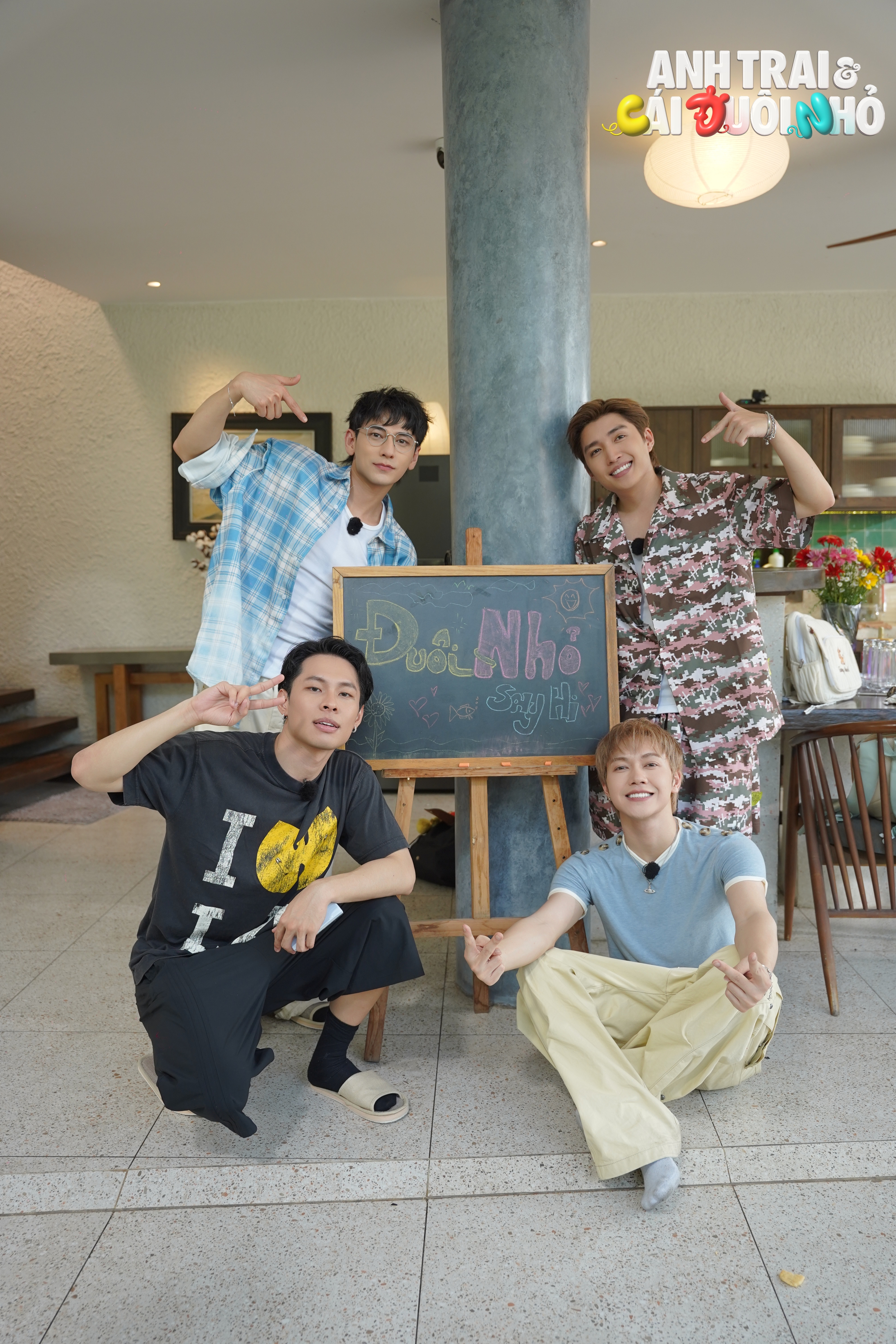 Anh trai v&agrave; c&aacute;i đu&ocirc;i nhỏ tung d&agrave;n cast "cực phẩm"  - Ảnh 1.