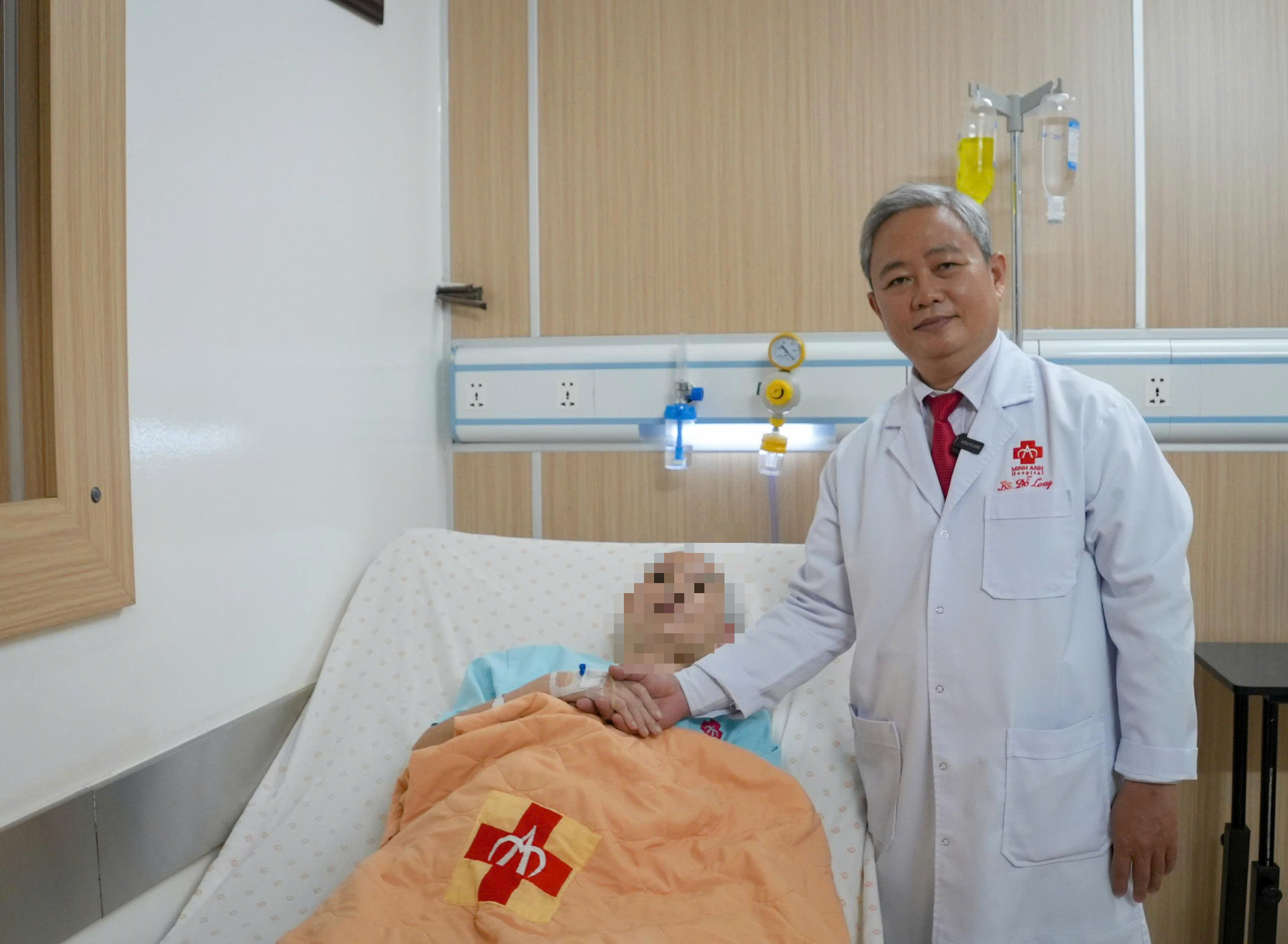 Từ c&uacute; ng&atilde; xe đạp, ph&aacute;t hiện khối u n&atilde;o khổng lồ - Ảnh 1.