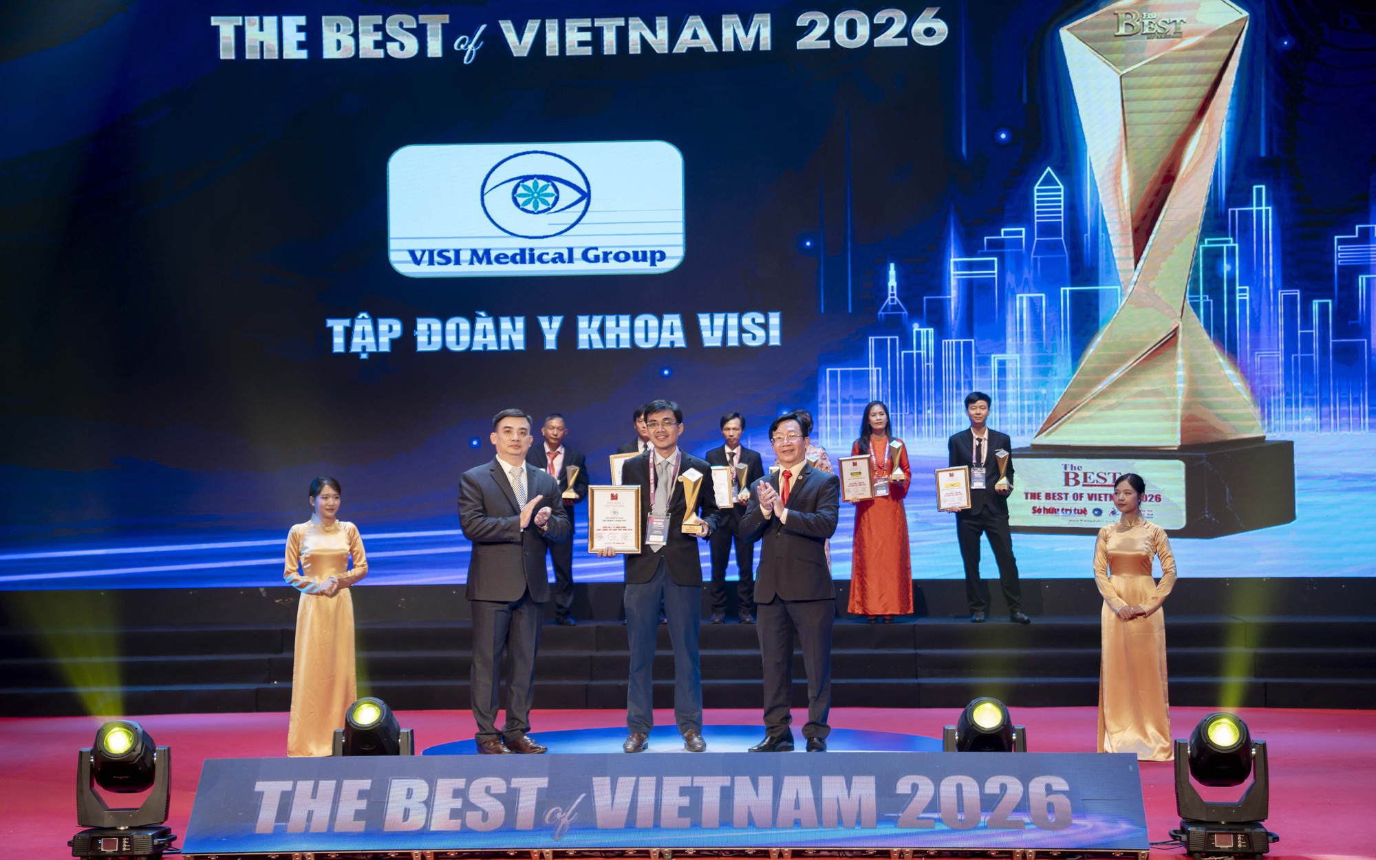 Hệ thống Bệnh viện Mắt VISI vinh danh tại lễ trao giải The Best of Vietnam 2026