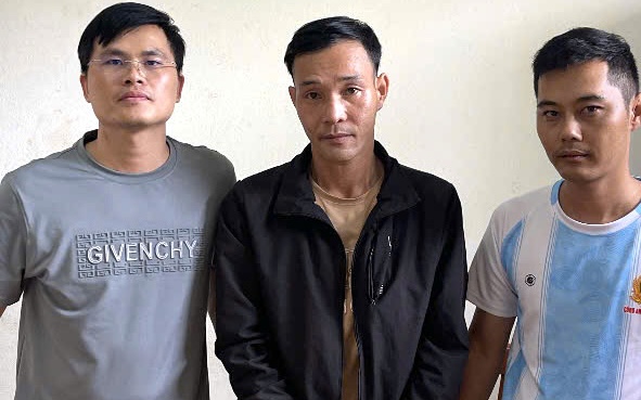 Bắt đối tượng rạch túi trộm tài sản trên xe khách ở Gia Lai
