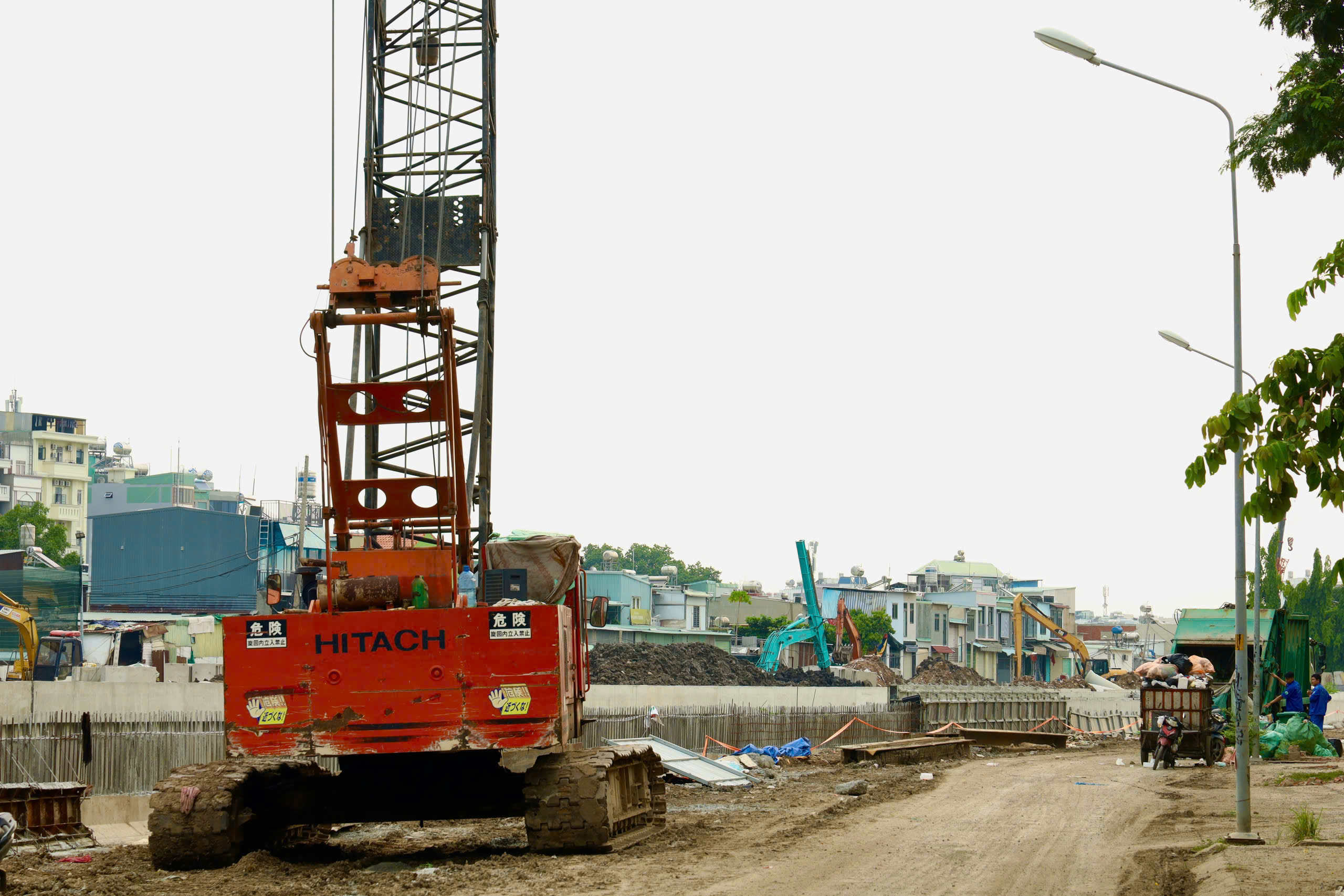 Rạch Xuy&ecirc;n T&acirc;m đoạn qua trường đại học Văn Lang dần th&agrave;nh h&igrave;nh - Ảnh 3.