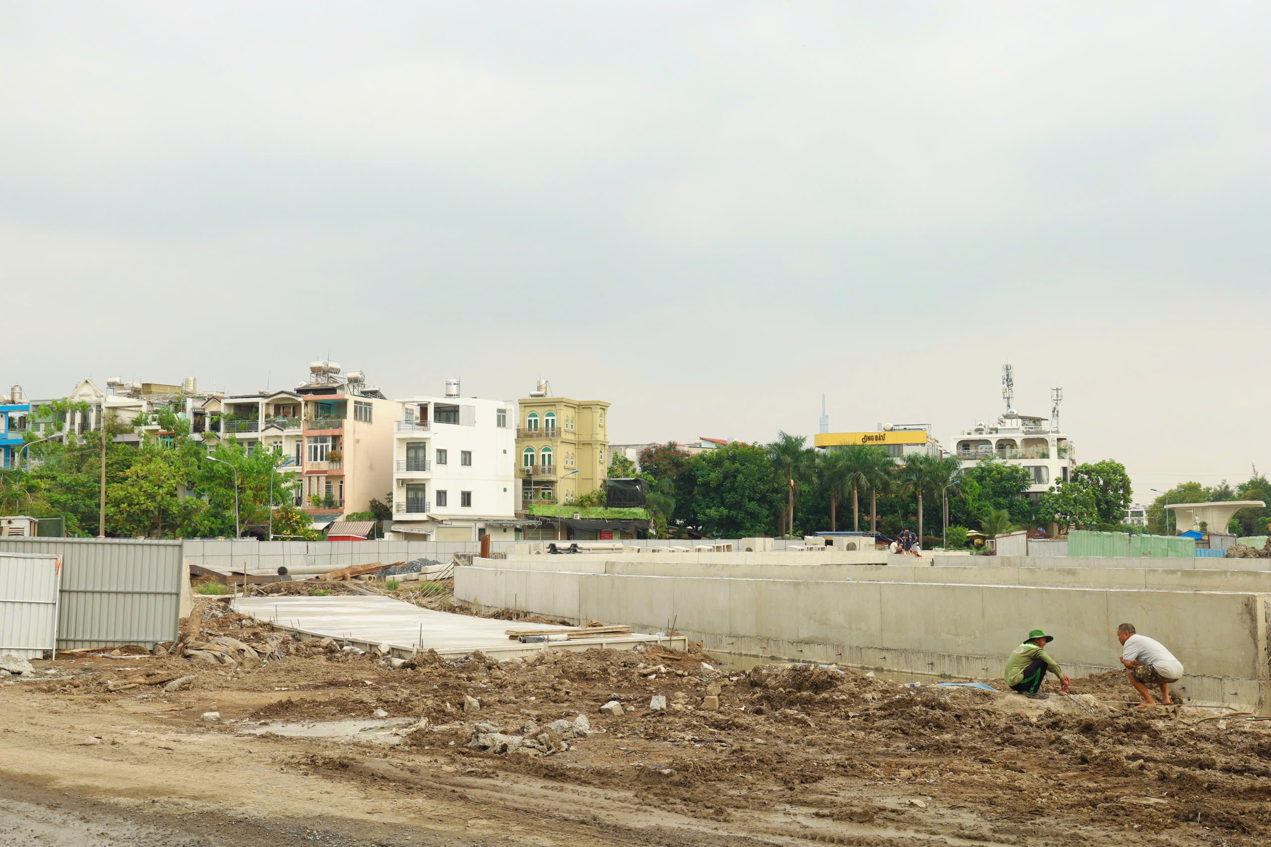 Rạch Xuy&ecirc;n T&acirc;m đoạn qua trường đại học Văn Lang dần th&agrave;nh h&igrave;nh - Ảnh 2.