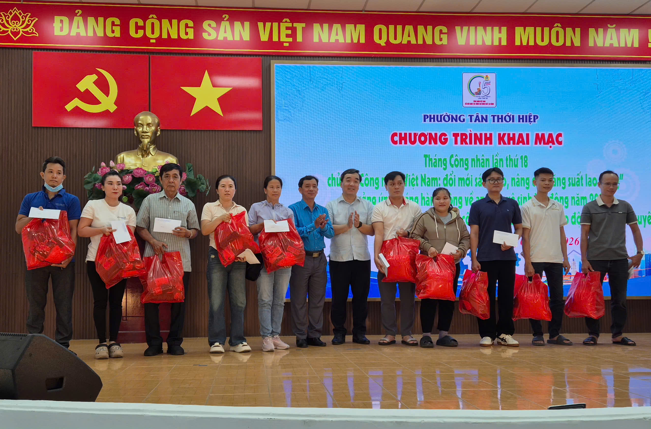 Chăm lo chu đ&aacute;o đời sống tinh thần, vật chất cho đo&agrave;n vi&ecirc;n, lao động - Ảnh 6.