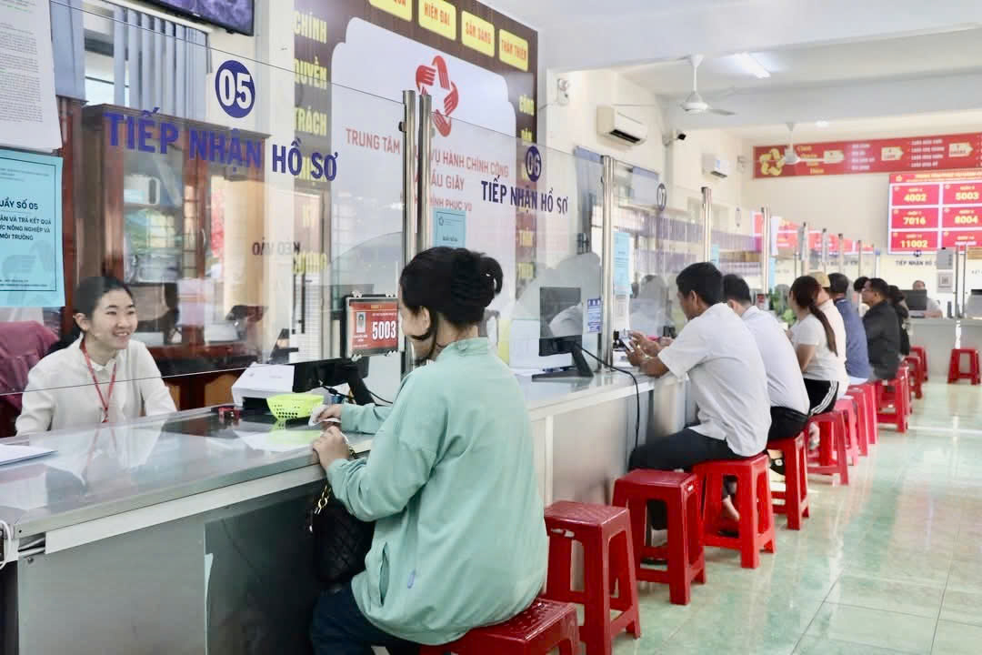 Quyết liệt cải c&aacute;ch h&agrave;nh ch&iacute;nh để phục vụ người d&acirc;n - Ảnh 1.