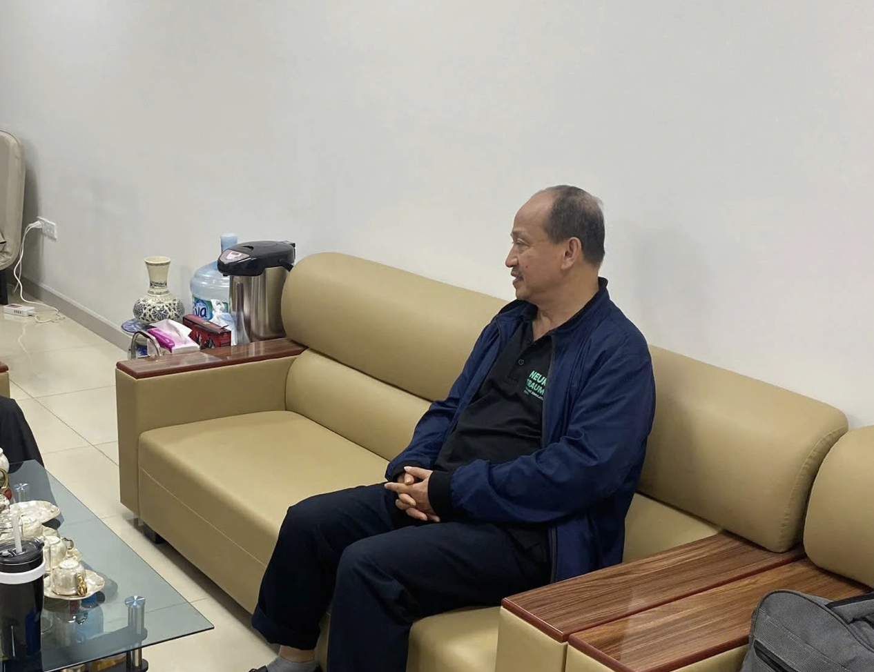 Trưởng khoa Dược Trần Phi Hùng bị bắt vì buôn lậu caffeine quy mô lớn - Ảnh 1.