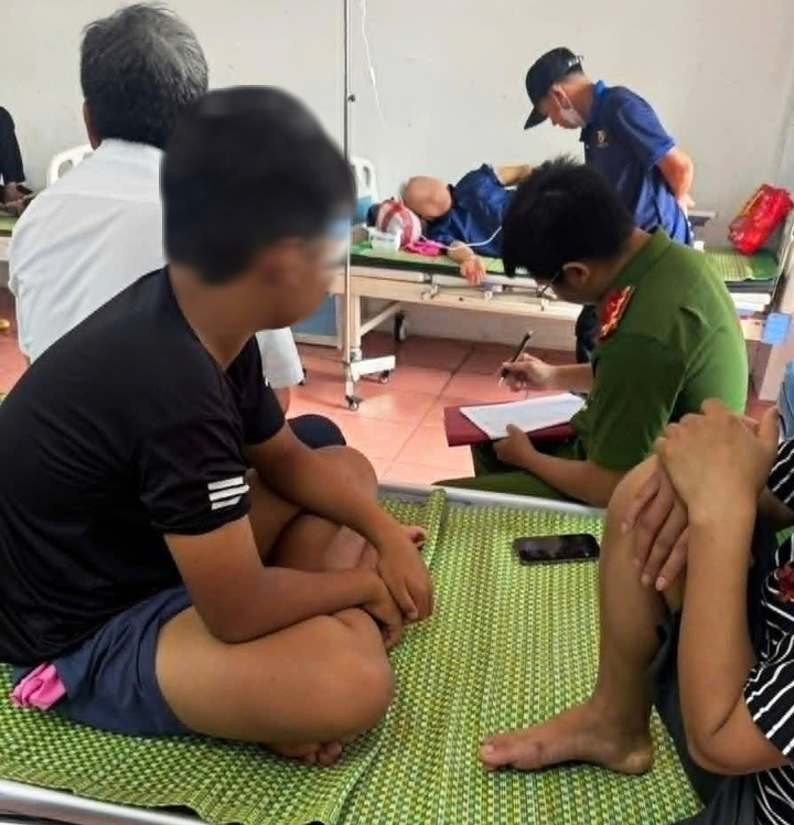 Ch&aacute;u b&eacute; 11 tuổi bị đ&aacute;nh d&atilde; man ở Hưng Y&ecirc;n v&igrave; nghi lấy diều của bạn - Ảnh 1.