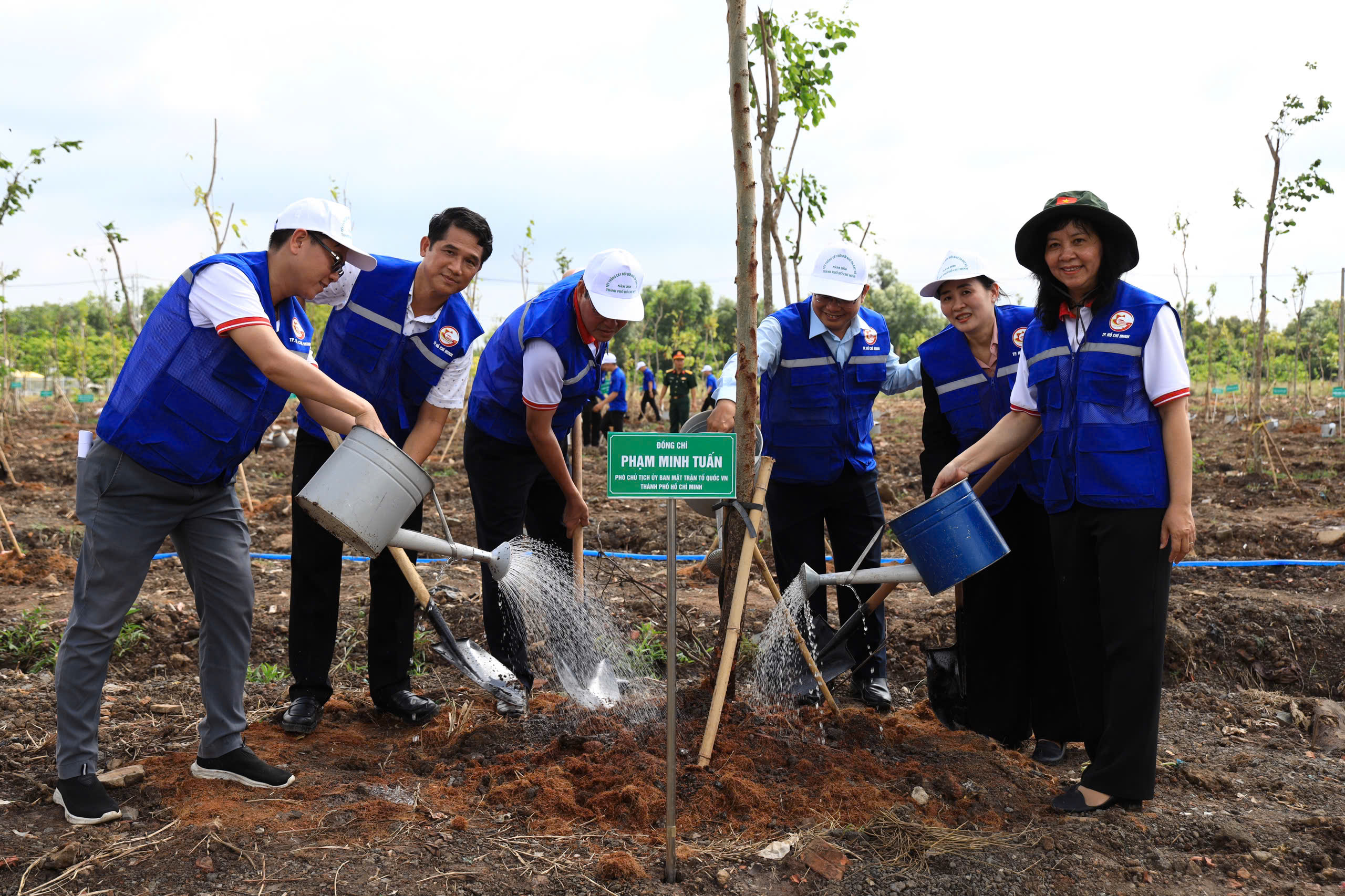 TPHCM ph&aacute;t động Tết trồng c&acirc;y 
