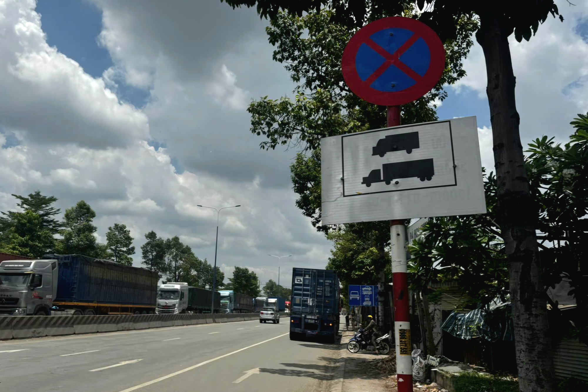 Th&ocirc;ng tin nổi bật ở TPHCM: Biểu dương điển h&igrave;nh học B&aacute;c, loạt dự &aacute;n hơn 10 tỉ USD, CSGT siết vi phạm - Ảnh 5.