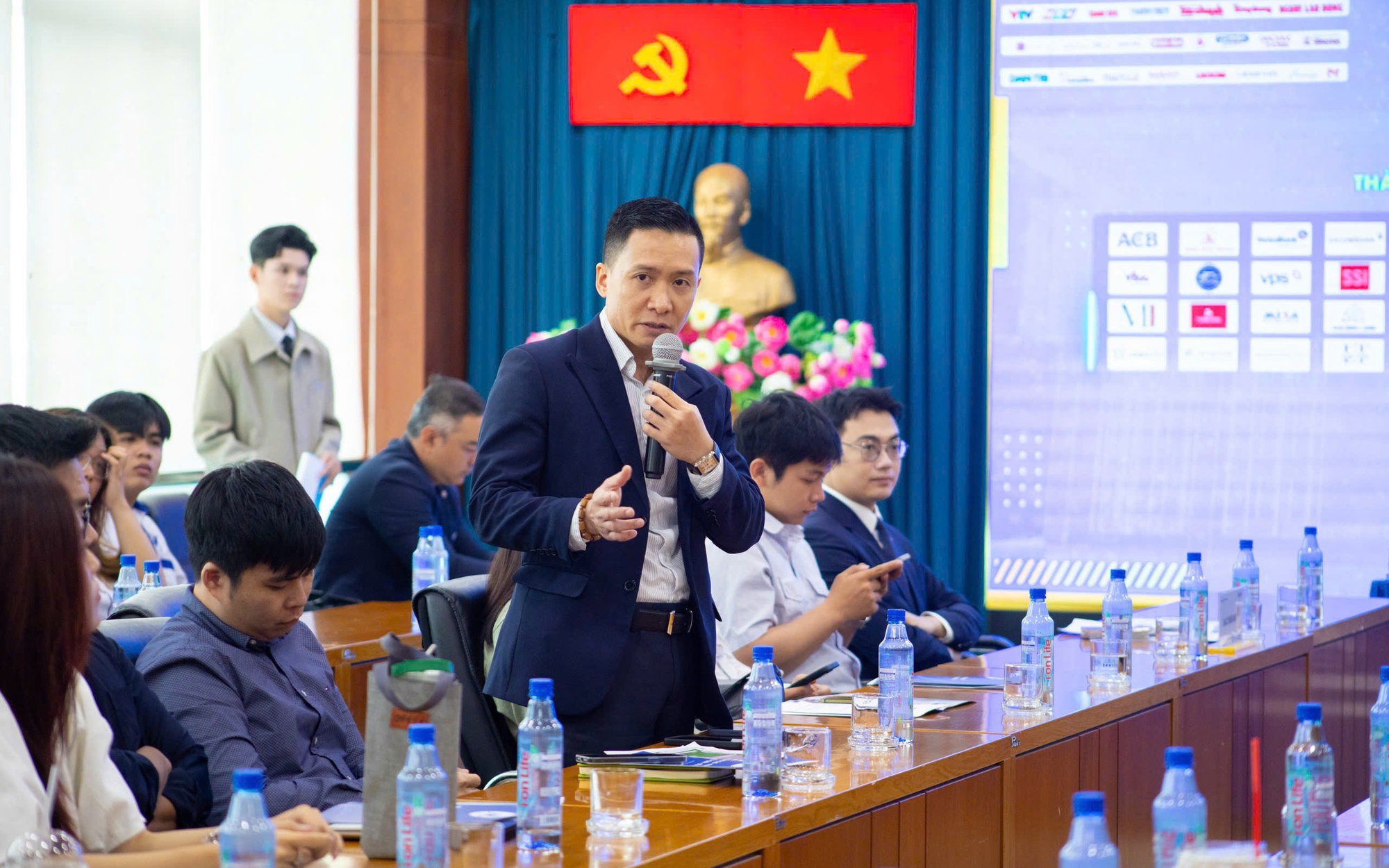 Doanh nghiệp cần gì ở sinh viên mới ra trường?