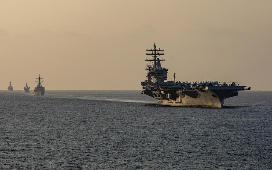 NATO cân nhắc can thiệp quân sự tại eo biển Hormuz - Ảnh 1.