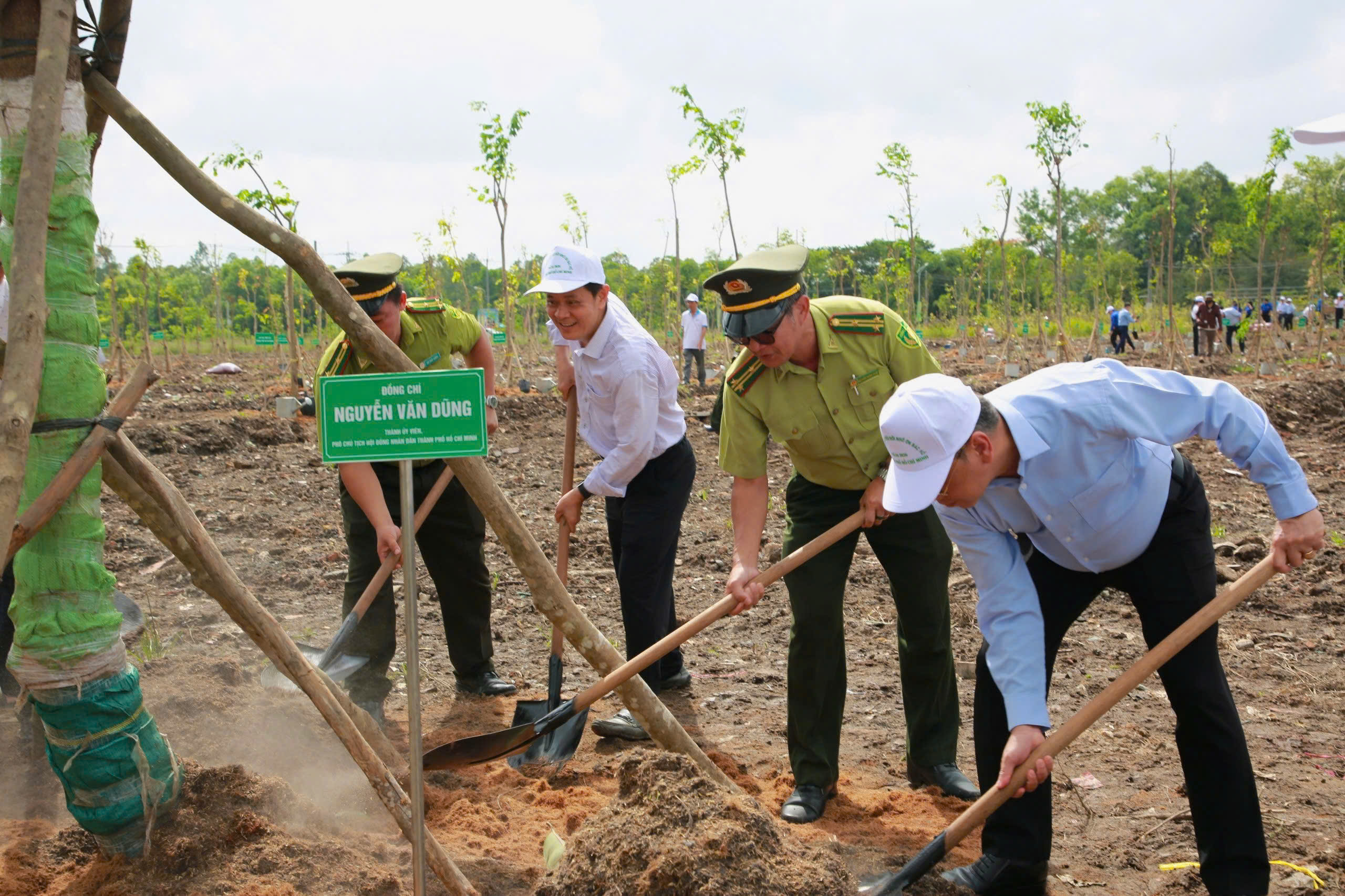 TPHCM ph&aacute;t động Tết trồng c&acirc;y 