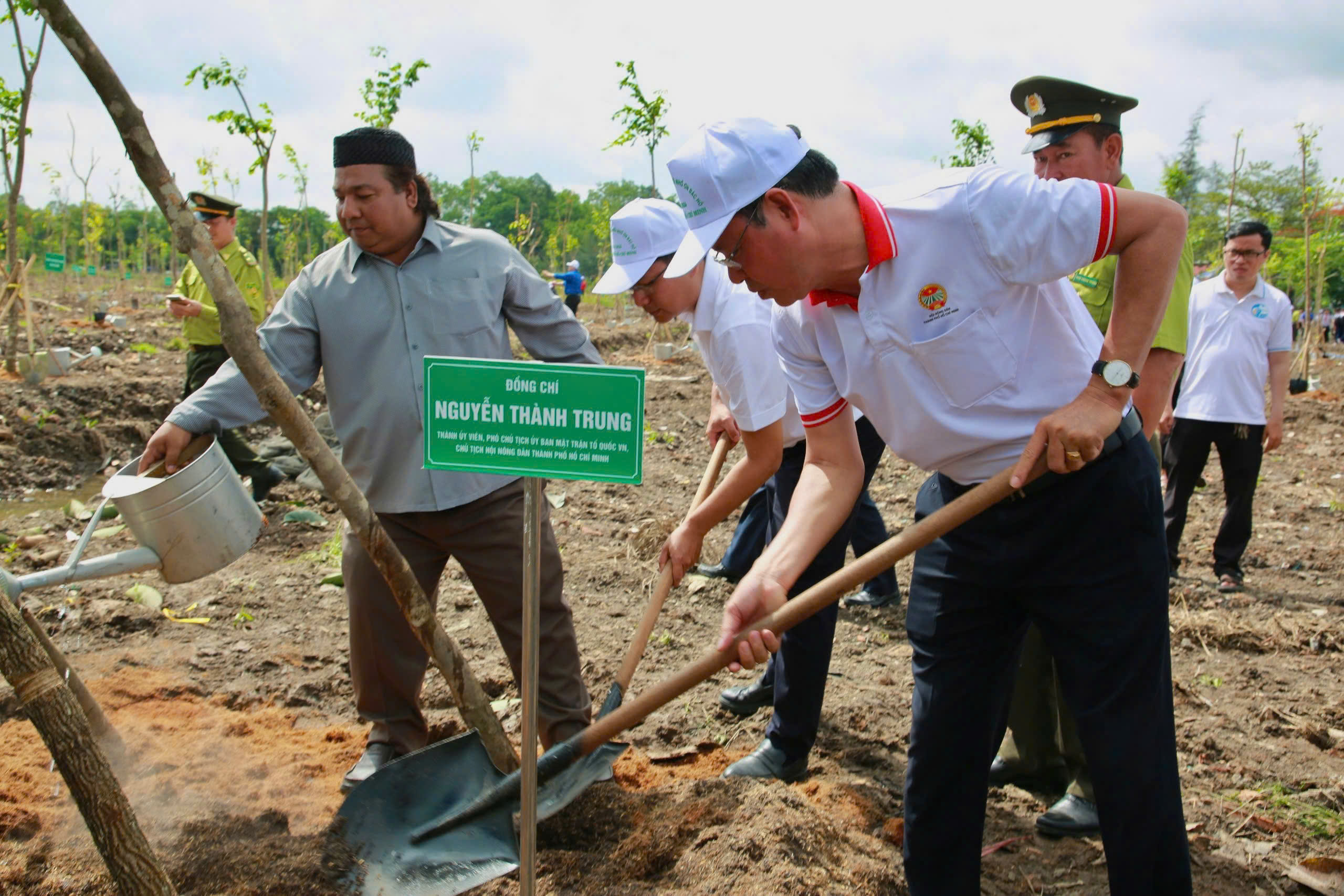 TPHCM ph&aacute;t động Tết trồng c&acirc;y 