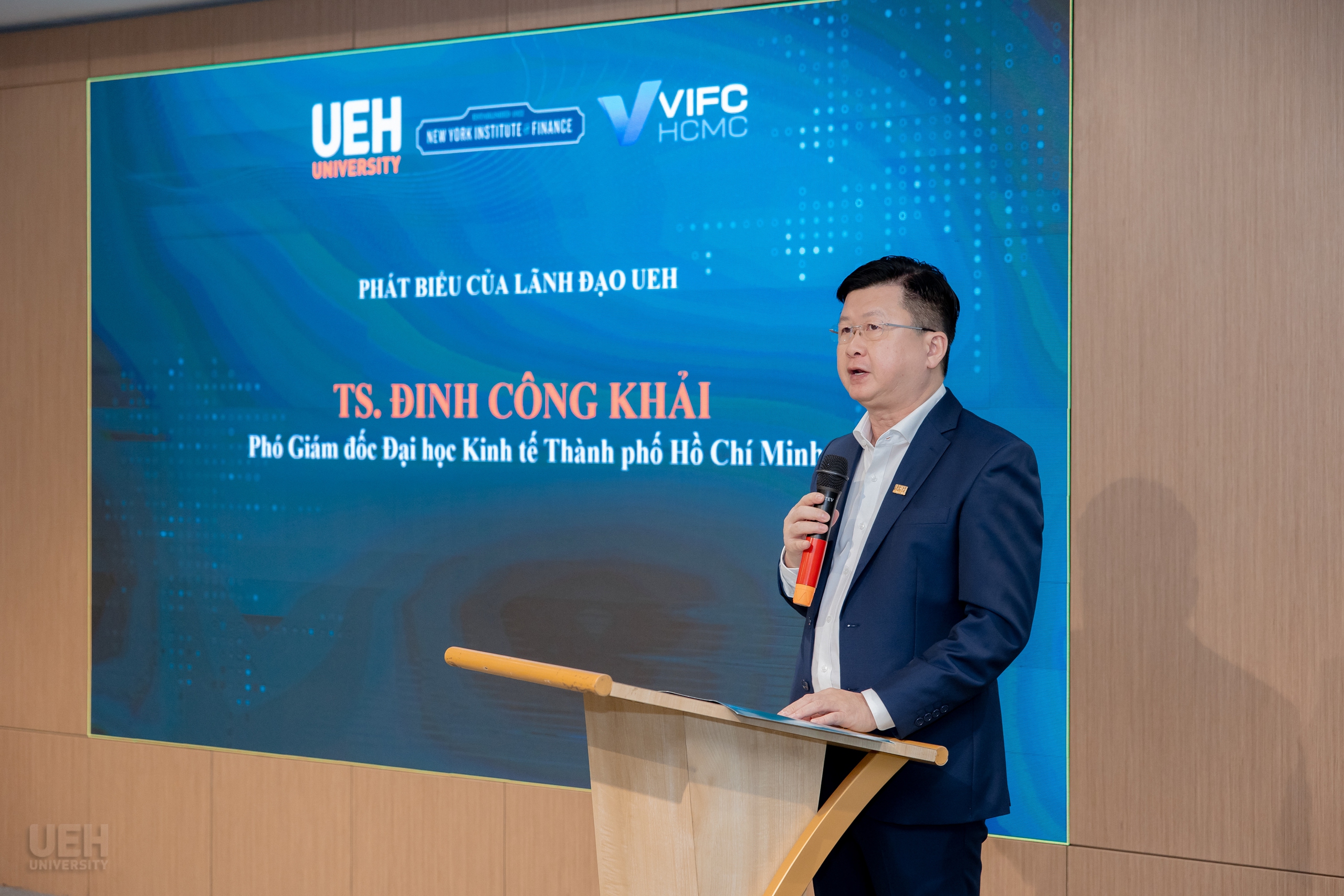 Ch&acirc;n dung 3 nh&agrave; l&atilde;nh đạo của ĐH Kinh tế TPHCM vừa được bổ nhiệm - Ảnh 3.