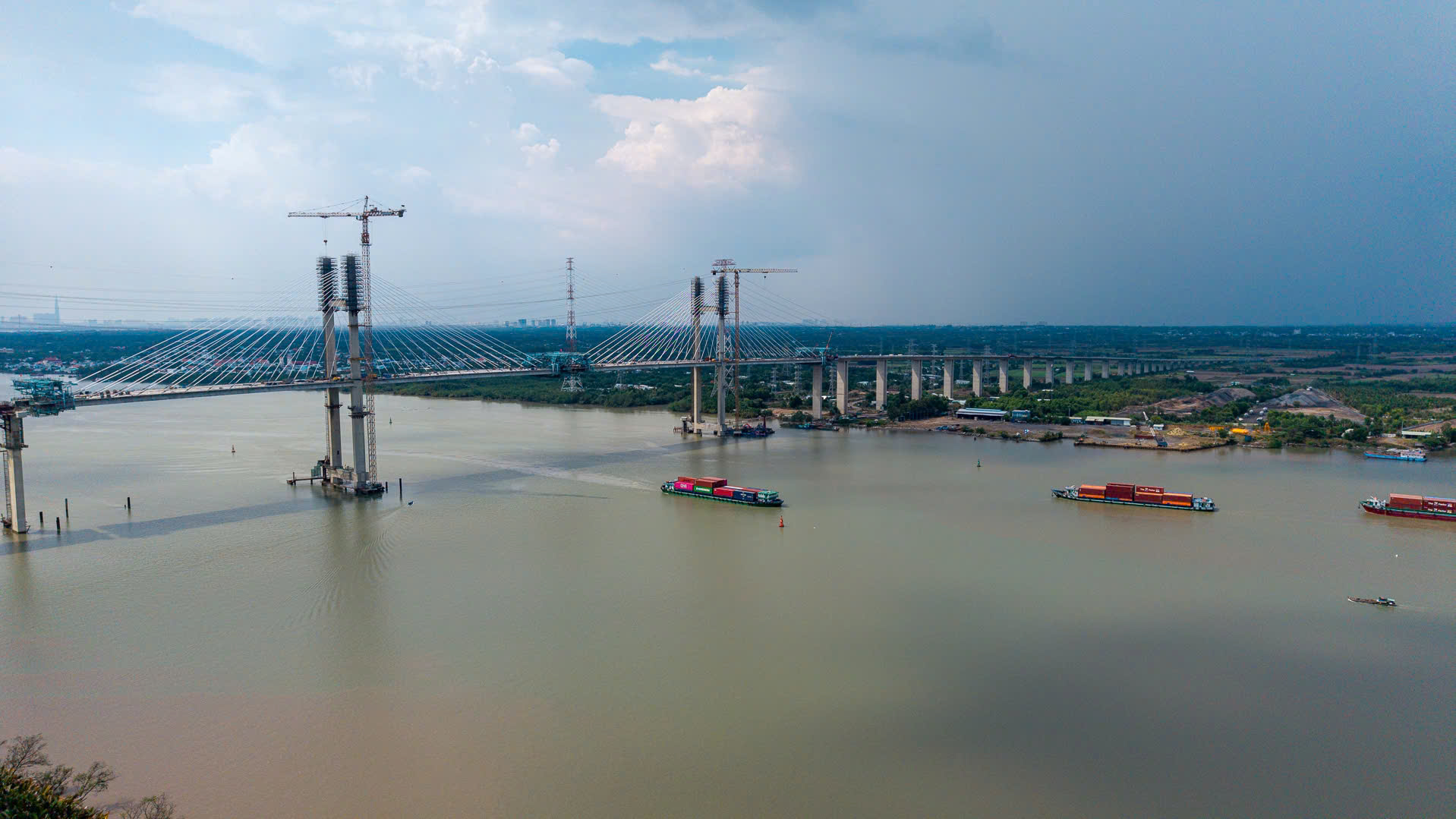 Cầu Phước Khánh sắp nối mạch toàn tuyến cao tốc Bến Lức - Long Thành - Ảnh 2.