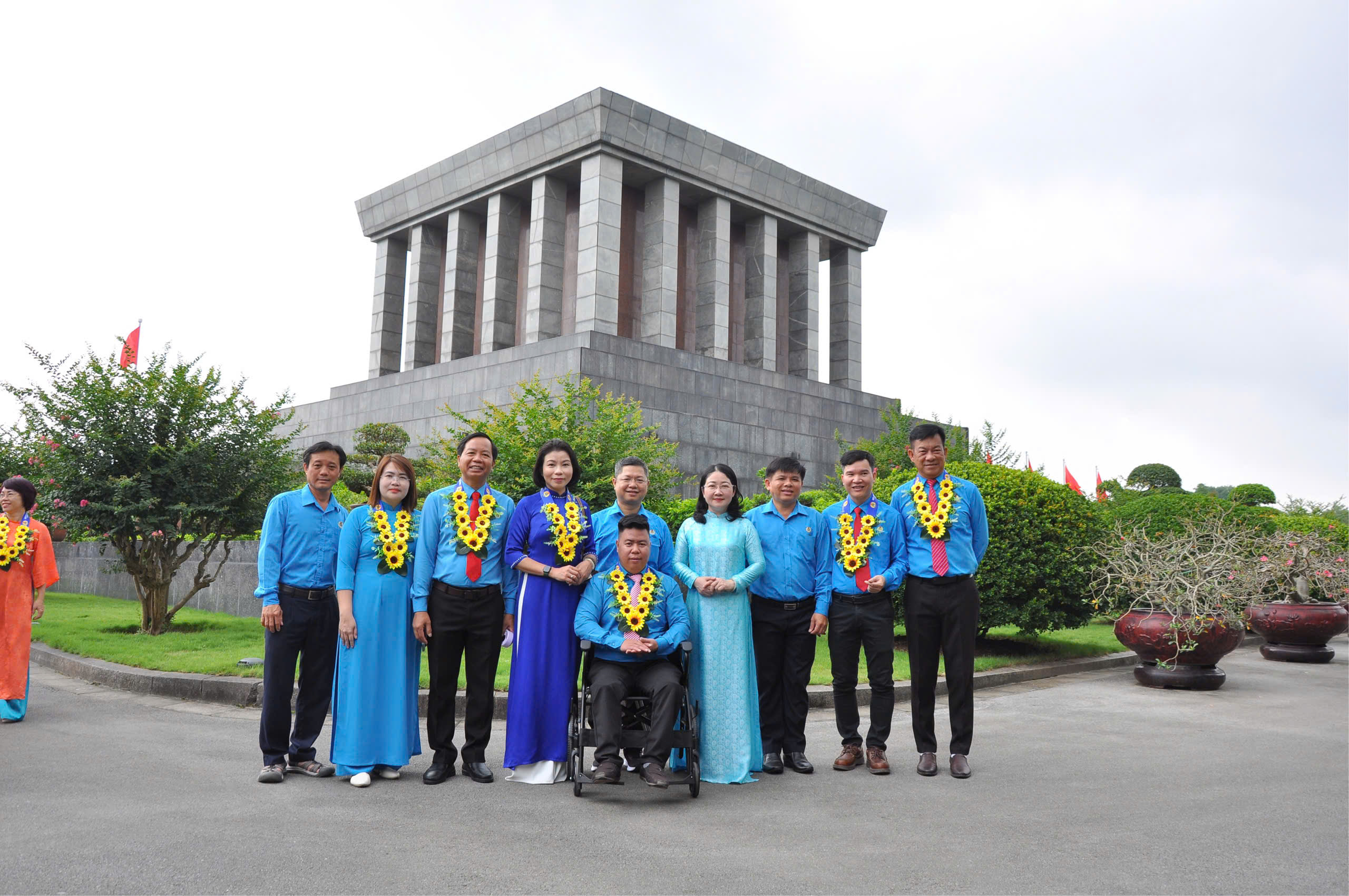 7 gương s&aacute;ng C&ocirc;ng đo&agrave;n TPHCM được t&ocirc;n vinh điển h&igrave;nh học B&aacute;c - Ảnh 5.