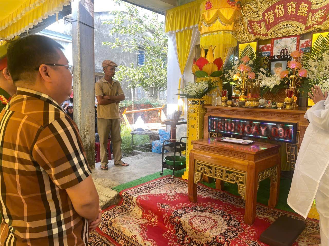 Ảnh 2 "nạn nhân" vụ cháy xe lan truyền trên mạng là do AI tạo? - Ảnh 7.