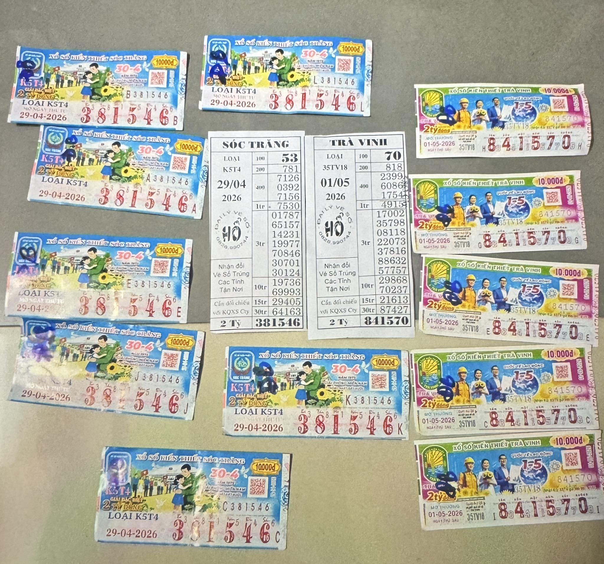 Trúng xổ số miền Nam dịp lễ 30-4 và 1-5, nhiều người nhận tiền lẫn đổi vàng - Ảnh 2.