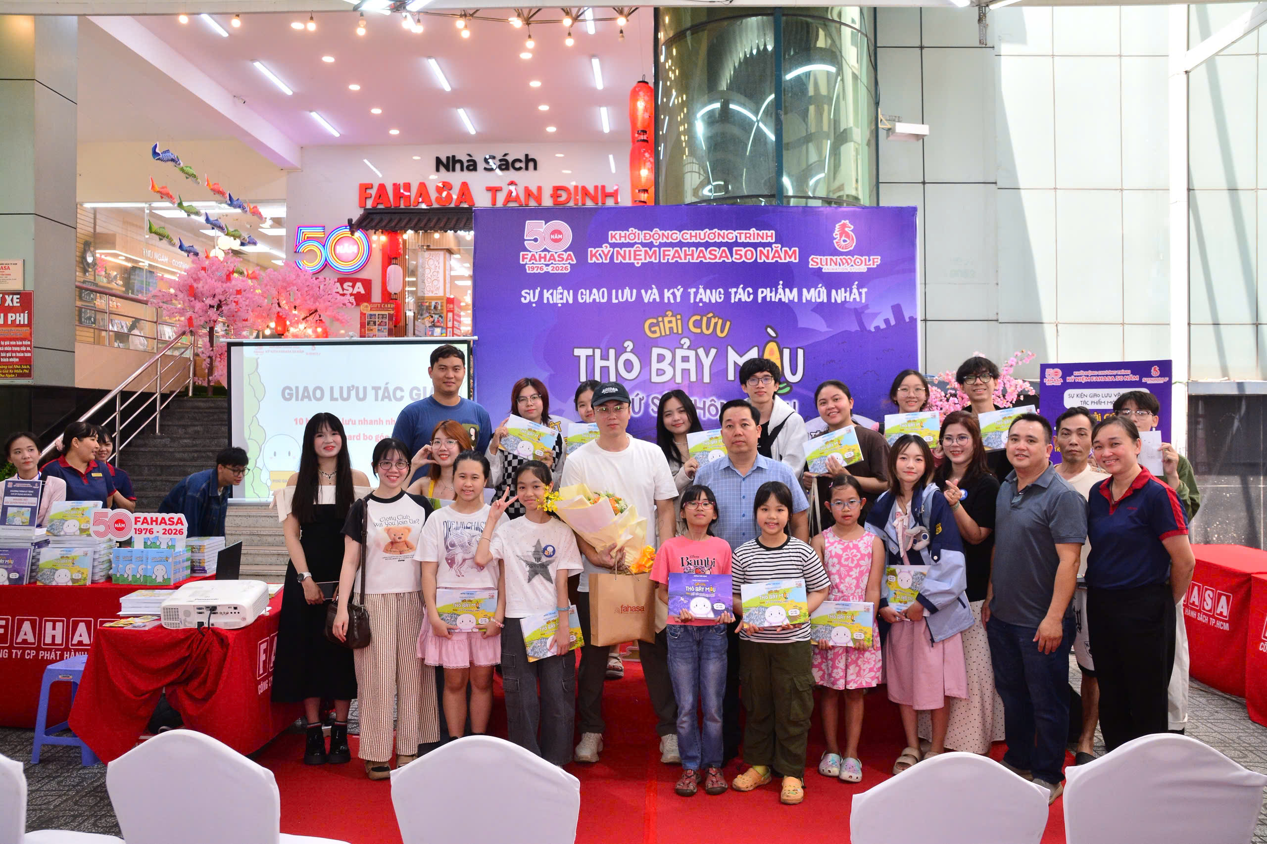 Gặp gỡ họa sĩ truyện tranh "best seller" Huỳnh Thái Ngọc với truyện "Thỏ bảy màu…" - Ảnh 4.