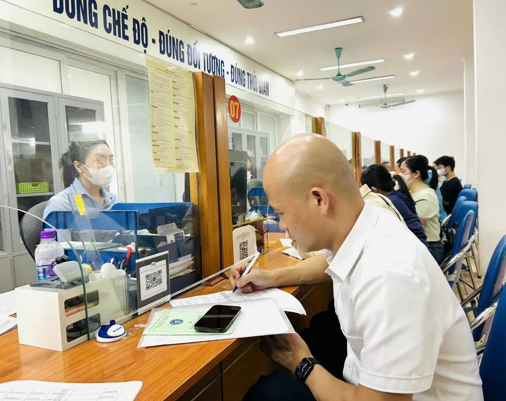 Một địa phương hỗ trợ khoảng 73 tỉ đồng đ&oacute;ng th&ecirc;m BHXH tự nguyện, BHYT - Ảnh 1.