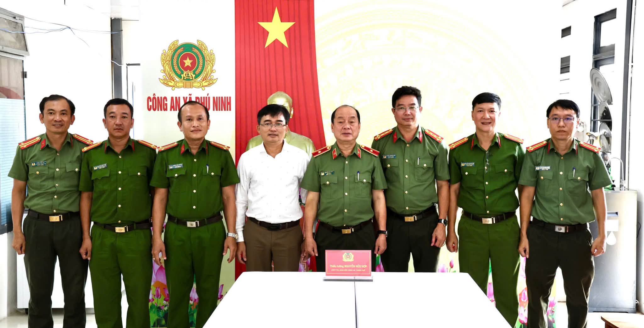 Gi&aacute;m đốc C&ocirc;ng an Đ&agrave; Nẵng y&ecirc;u cầu tăng cường quản l&yacute; khai th&aacute;c kho&aacute;ng sản - Ảnh 2.
