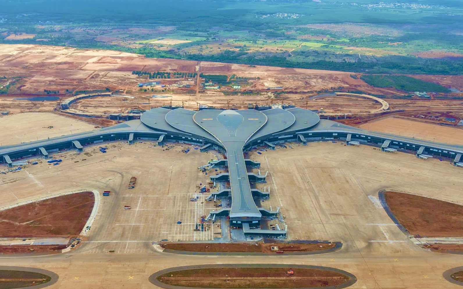 Kiến nghị làm nút giao với đường cao tốc Phan Thiết - Dầu Giây để kết nối sân bay Long Thành