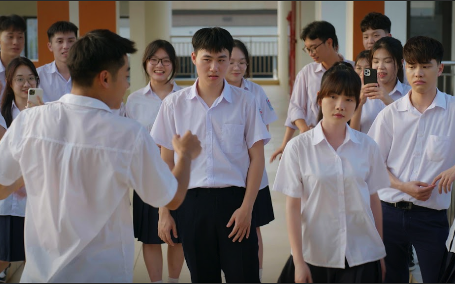 Những góc khuất, sang chấn tâm lý "Phía bên kia thành phố"