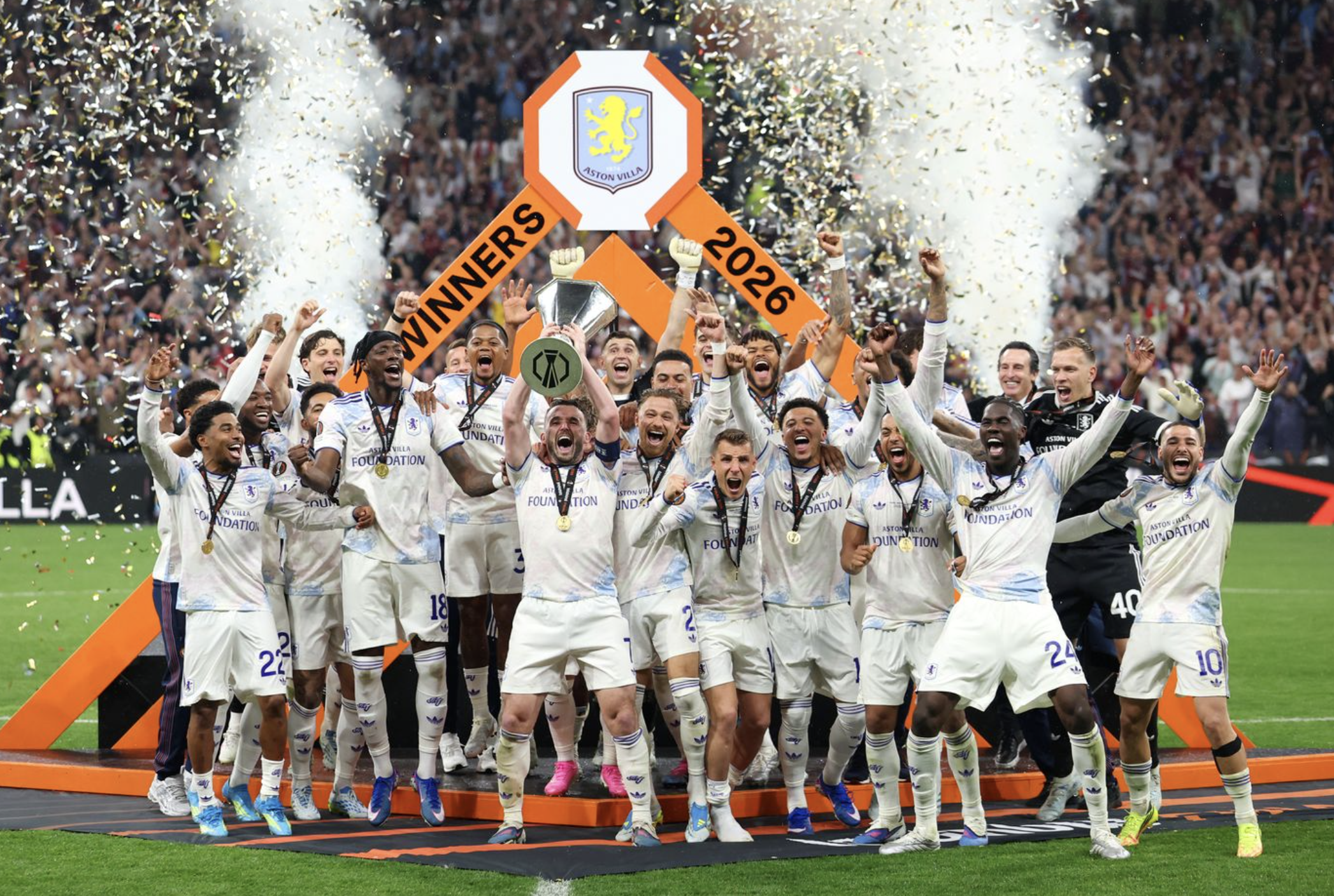 L&yacute; do khiến Th&aacute;i tử nước Anh bật kh&oacute;c sau trận chung kết Europa League - Ảnh 7.