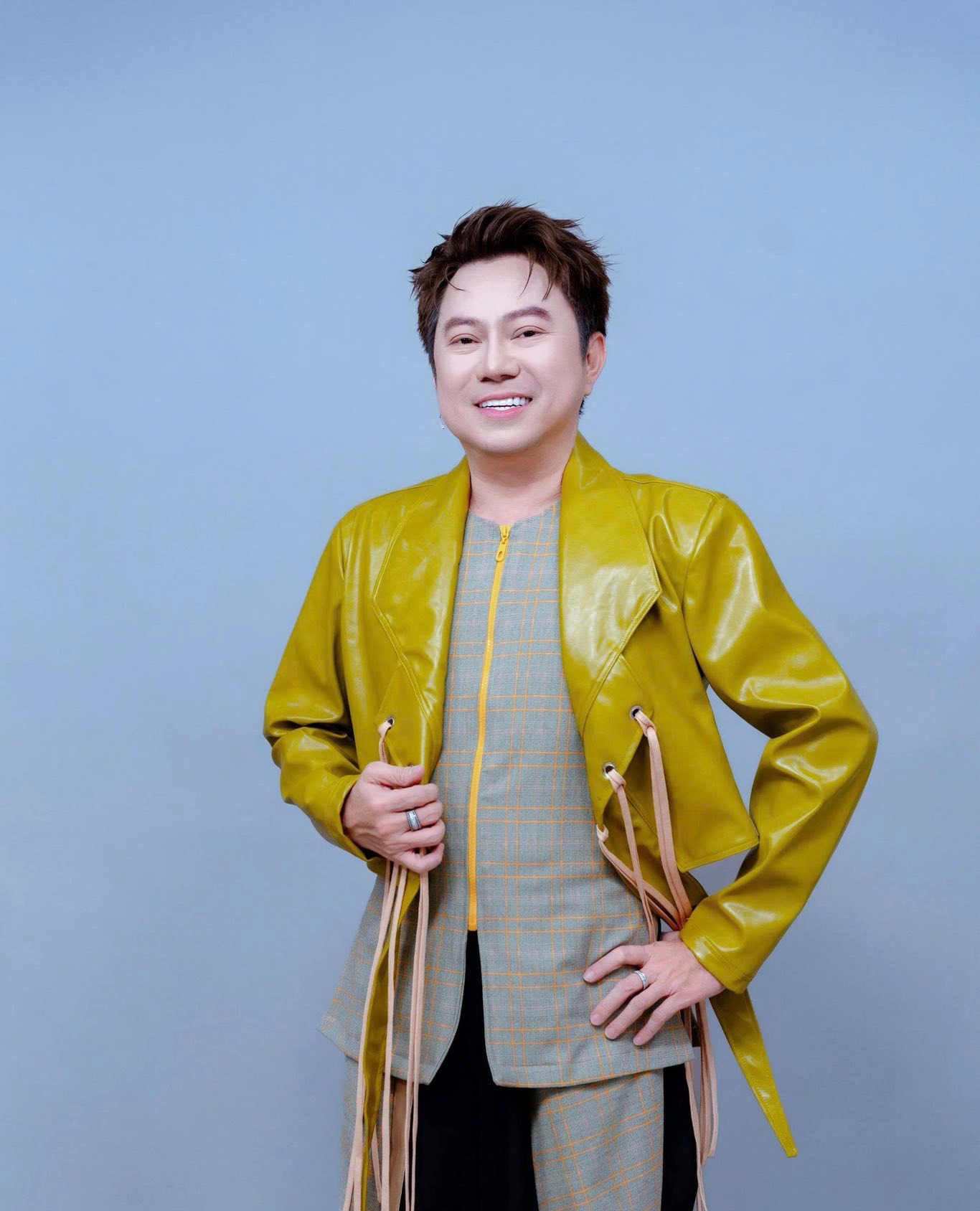 Ca sĩ Quốc Đại ph&aacute;t h&agrave;nh 2 phi&ecirc;n bản MV ph&aacute;t h&agrave;nh 2 phi&ecirc;n bản MV "C&acirc;u vọng cổ t&igrave;m vợ" - Ảnh 3.