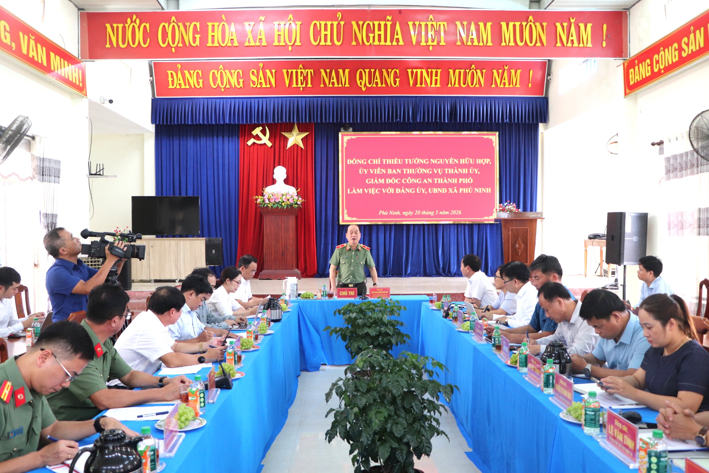 Gi&aacute;m đốc C&ocirc;ng an Đ&agrave; Nẵng y&ecirc;u cầu tăng cường quản l&yacute; khai th&aacute;c kho&aacute;ng sản - Ảnh 1.