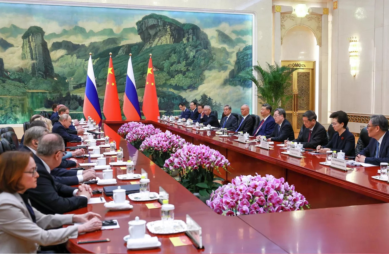 Chủ tịch Trung Quốc Tập Cận Bình hội kiến Tổng thống Nga Vladimir Putin - Ảnh 2.