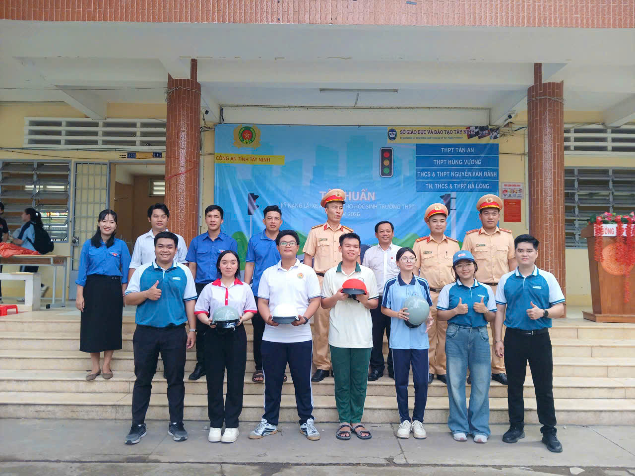 Gần 2.000 học sinh lớp 10 ở T&acirc;y Ninh được tập huấn l&aacute;i xe an to&agrave;n - Ảnh 2.