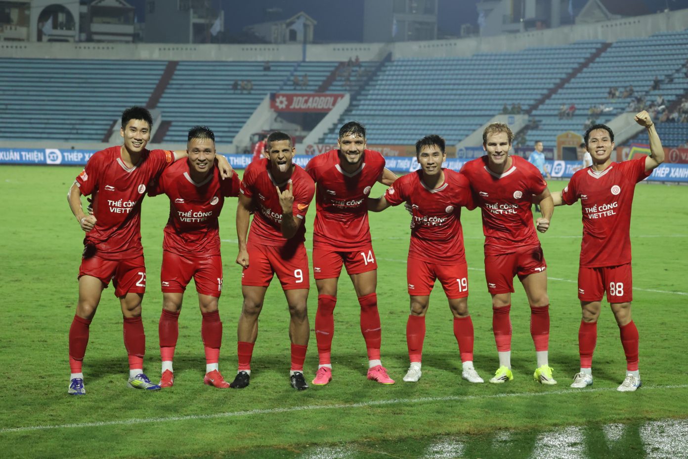 Đội bóng "áo lính" hướng mục tiêu á quân V-League - Ảnh 3.