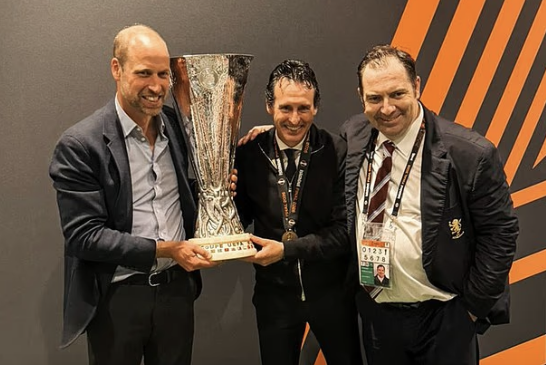 L&yacute; do khiến Th&aacute;i tử nước Anh bật kh&oacute;c sau trận chung kết Europa League - Ảnh 5.
