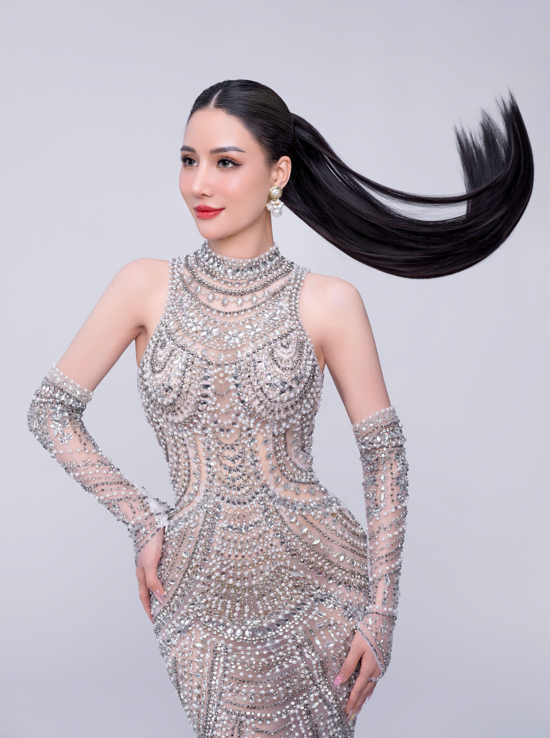 Hoạ hâu Hoàng Thanh Loan: Lãnh đạo bắt đầu từ việc lắng nghe chính mình - Ảnh 3.