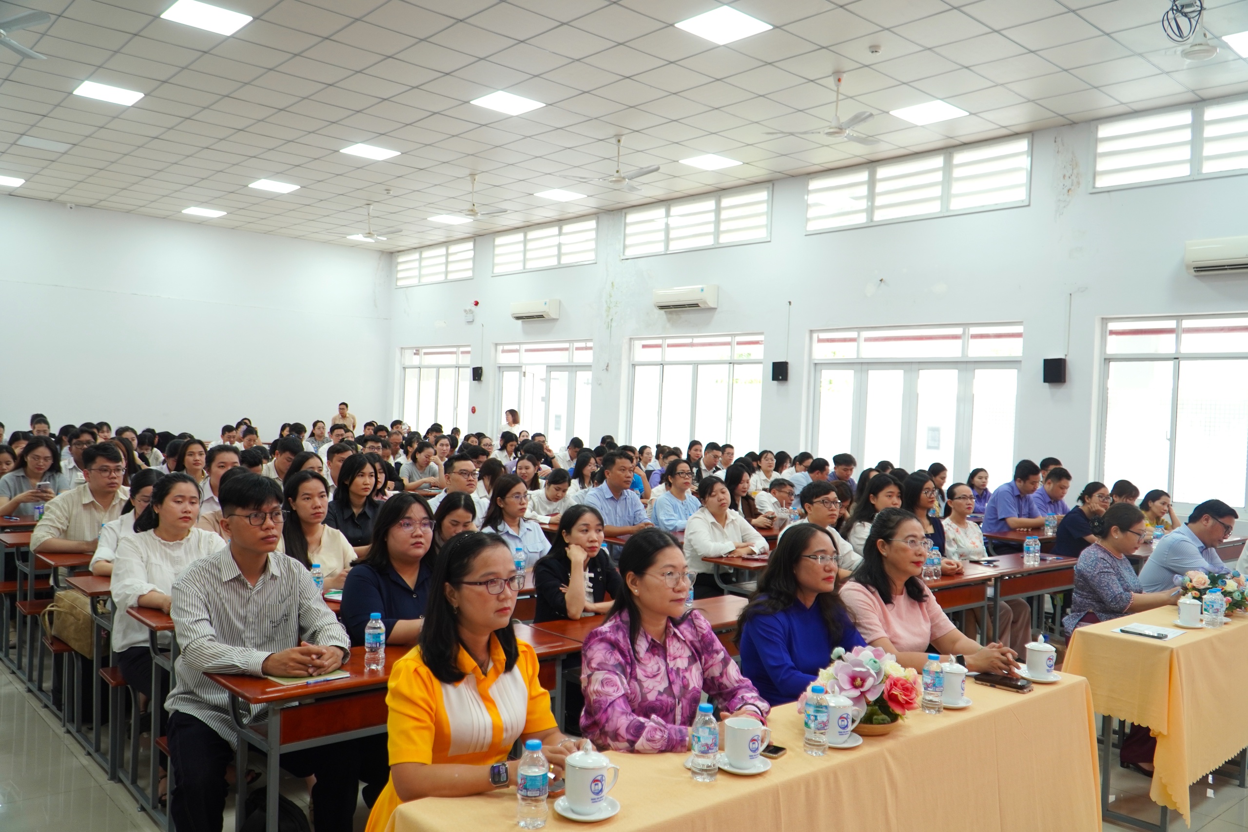 TPHCM: Hơn 250 người tham dự lớp bồi dưỡng lý luận chính trị và nhận thức Đảng - Ảnh 3.