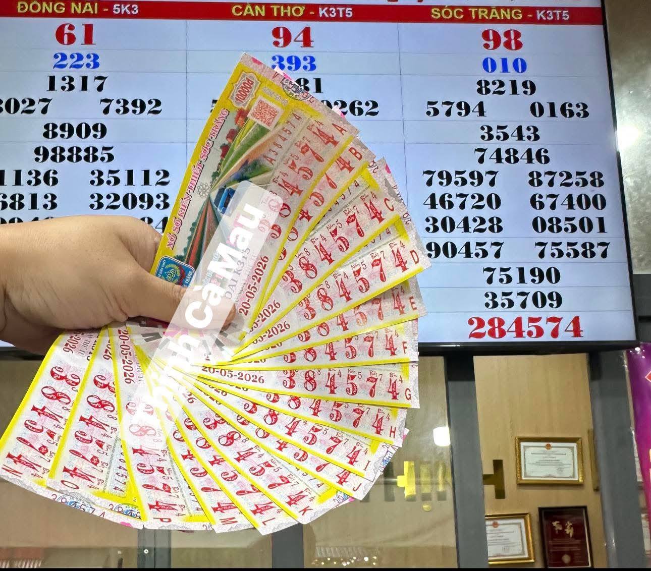 S&aacute;ng 21-5, lộ diện nơi tr&uacute;ng 1 giải độc đắc v&agrave; 3 giải an ủi xổ số miền Nam - Ảnh 5.