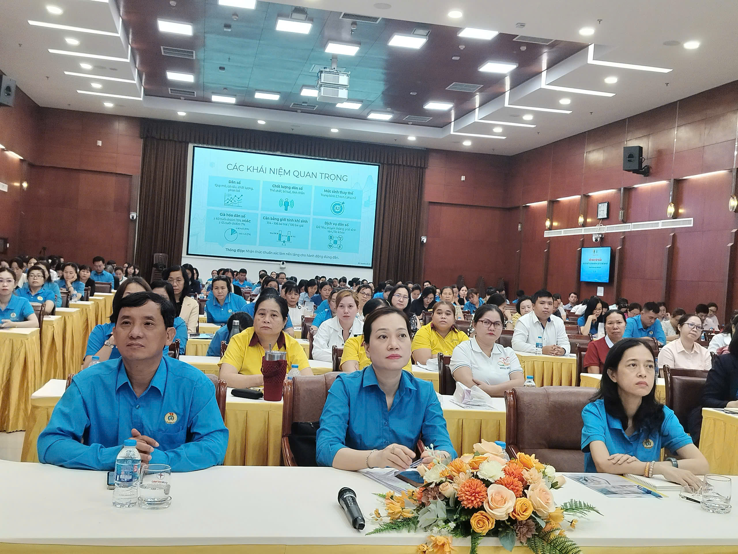 Công tác dân số tác động đến sức khỏe, tâm lý và năng suất lao động - Ảnh 1.