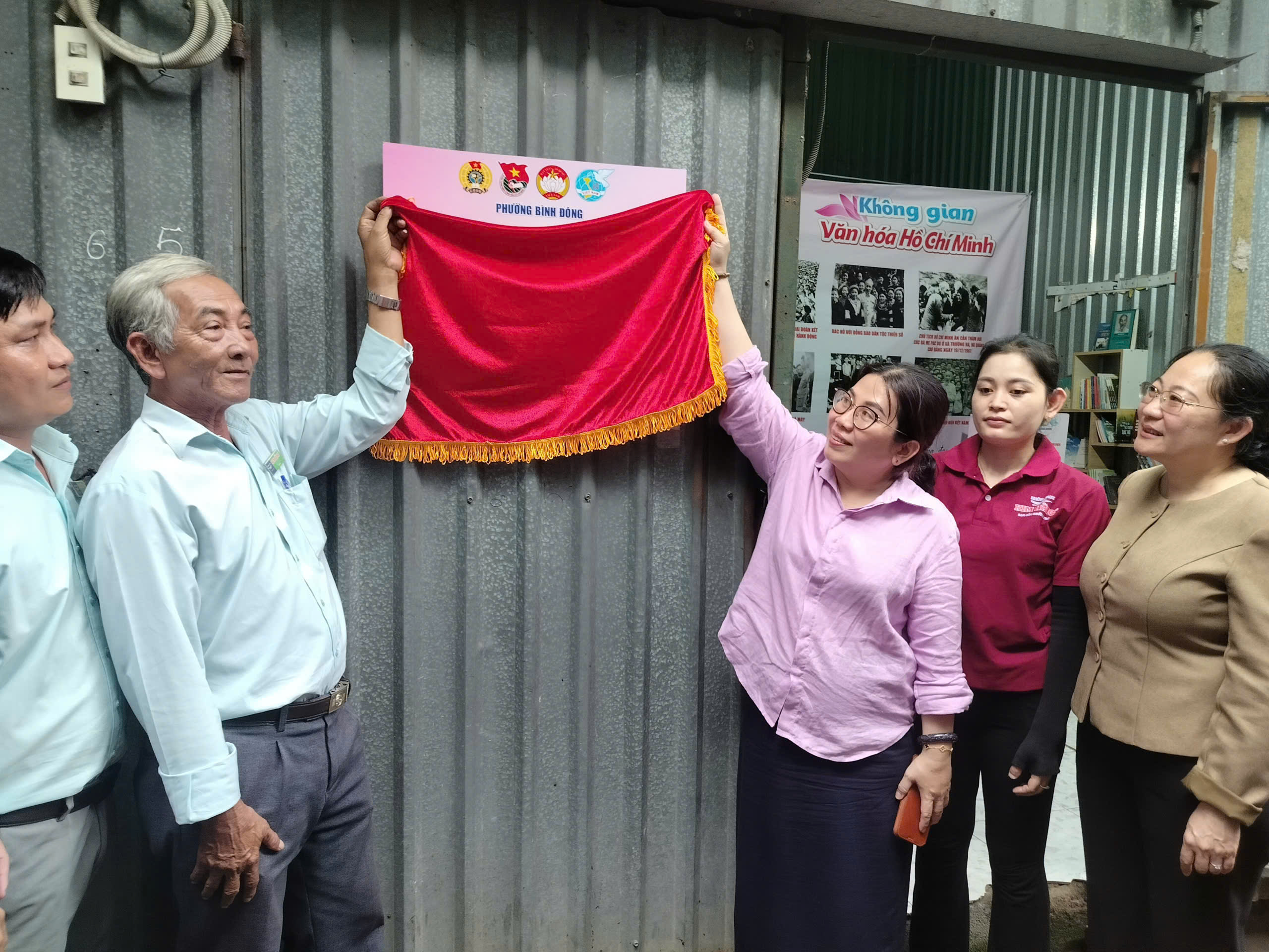 Chăm lo và ra mắt Không gian văn hóa Hồ Chí Minh tại nhà trọ công nhân - Ảnh 3.