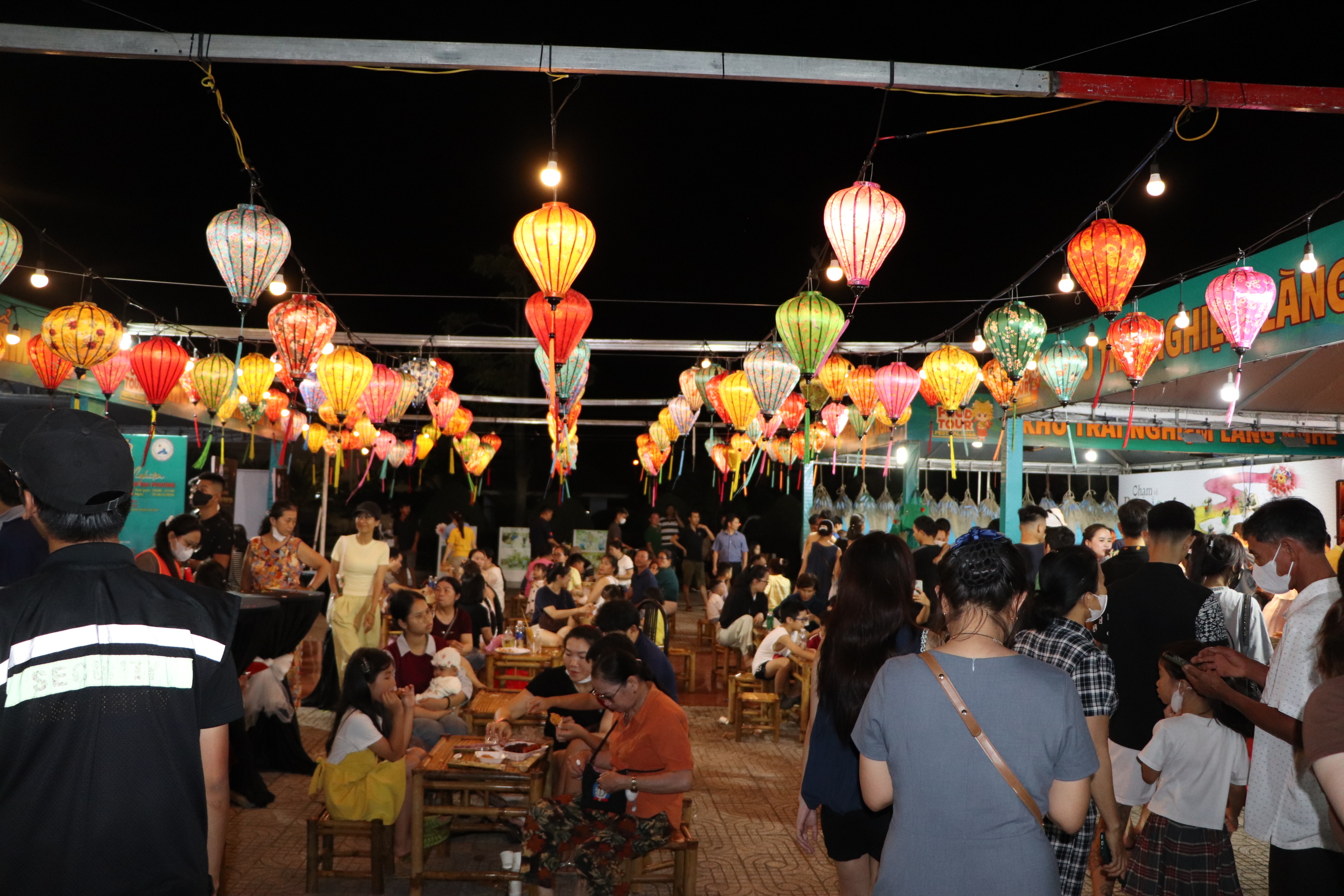 H&agrave;ng ng&agrave;n người tham gia lễ hội ẩm thực Đ&agrave; Nẵng Food 2026 đầu ti&ecirc;n tại miền Nam - Ảnh 2.